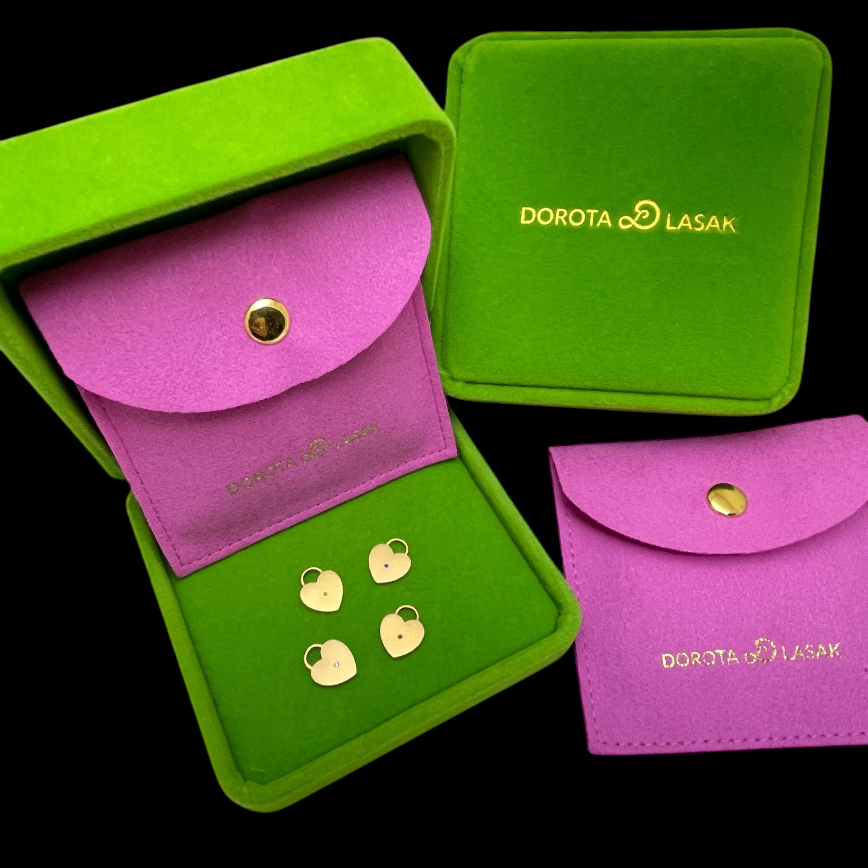 Ciondolo a forma di cuore con smeraldo in oro 22k di DOROTA LASAK In condizioni Nuovo in vendita a Palos Hills, IL