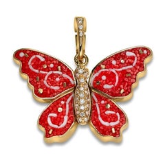 Ciondolo Charm in oro giallo e diamanti bianchi decorato a mano con micro-mosaico