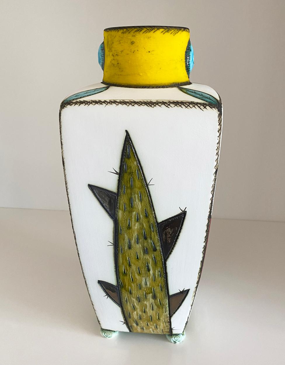 Sud-africain Poterie d'art sud-africaine, vase carré jaune par Charmaine Haines, Contemporary en vente