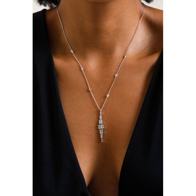 Modern 2.10ct Baguette Diamond Lara Necklace For Sale