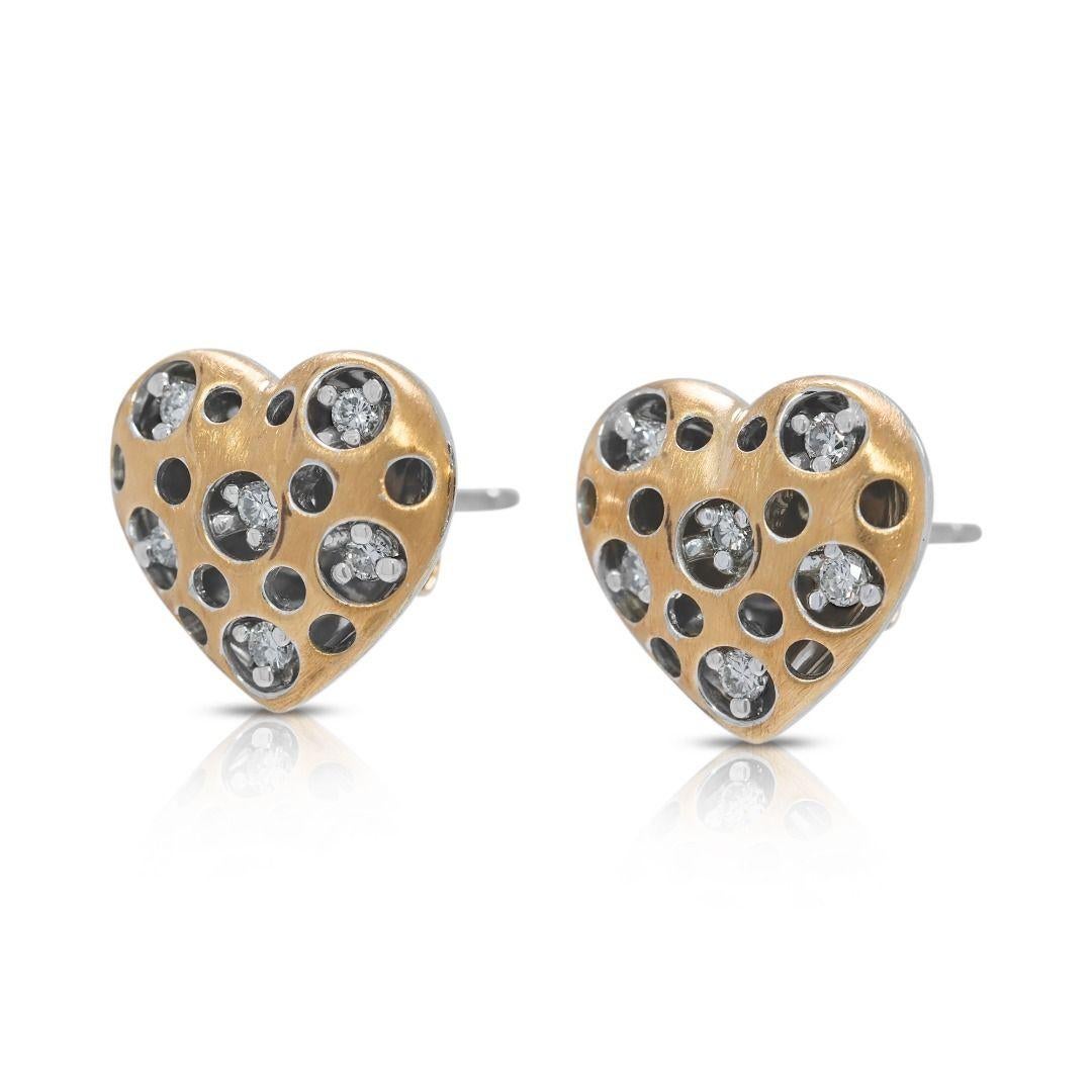 Charming 0.18ct Natural Diamond 14K Two-Toned Gold Heart-Shaped Stud Earrings im Zustand „Hervorragend“ im Angebot in רמת גן, IL