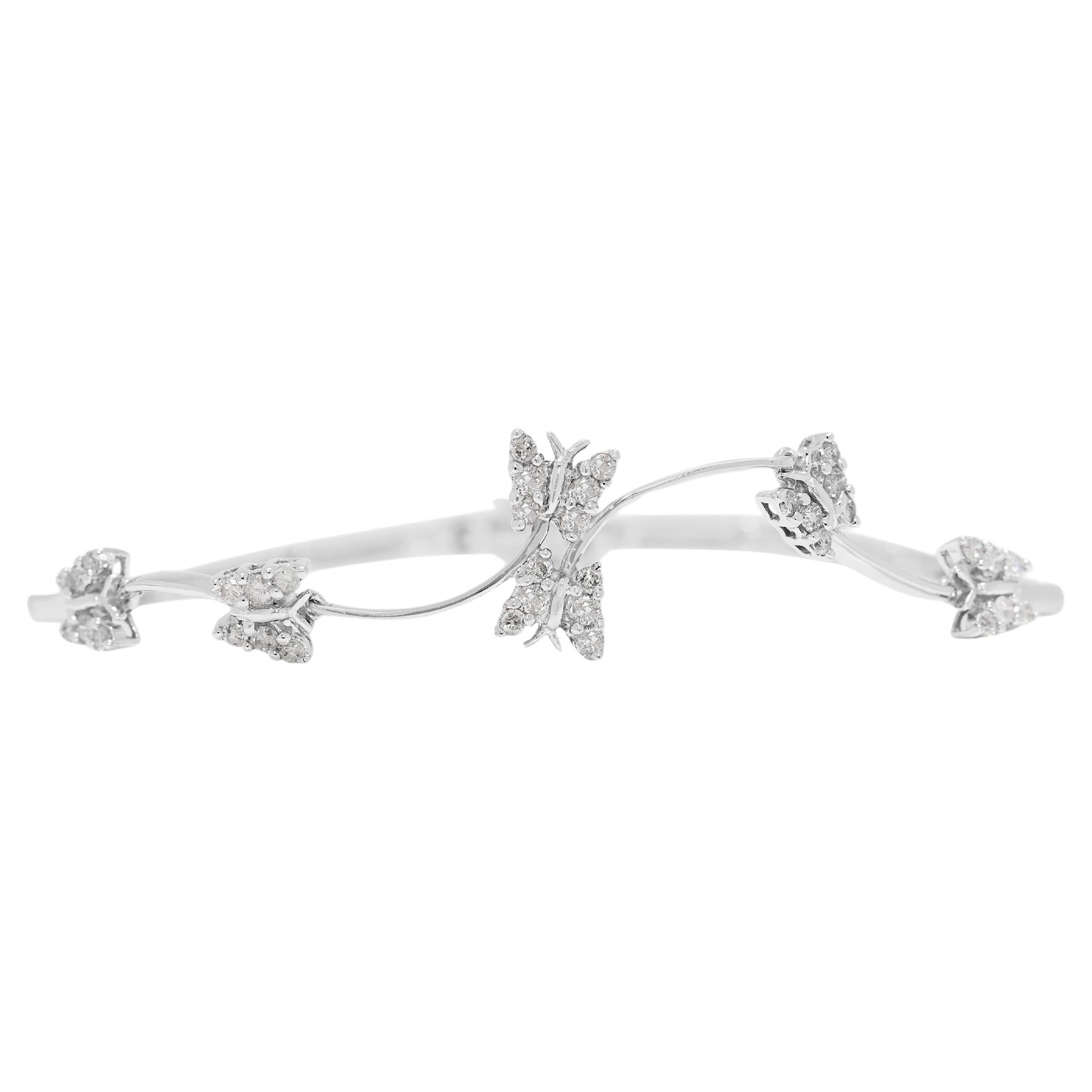 Charming 0.30ct Natural Diamond Butterfly Bracelet in 18K White Gold For Sale