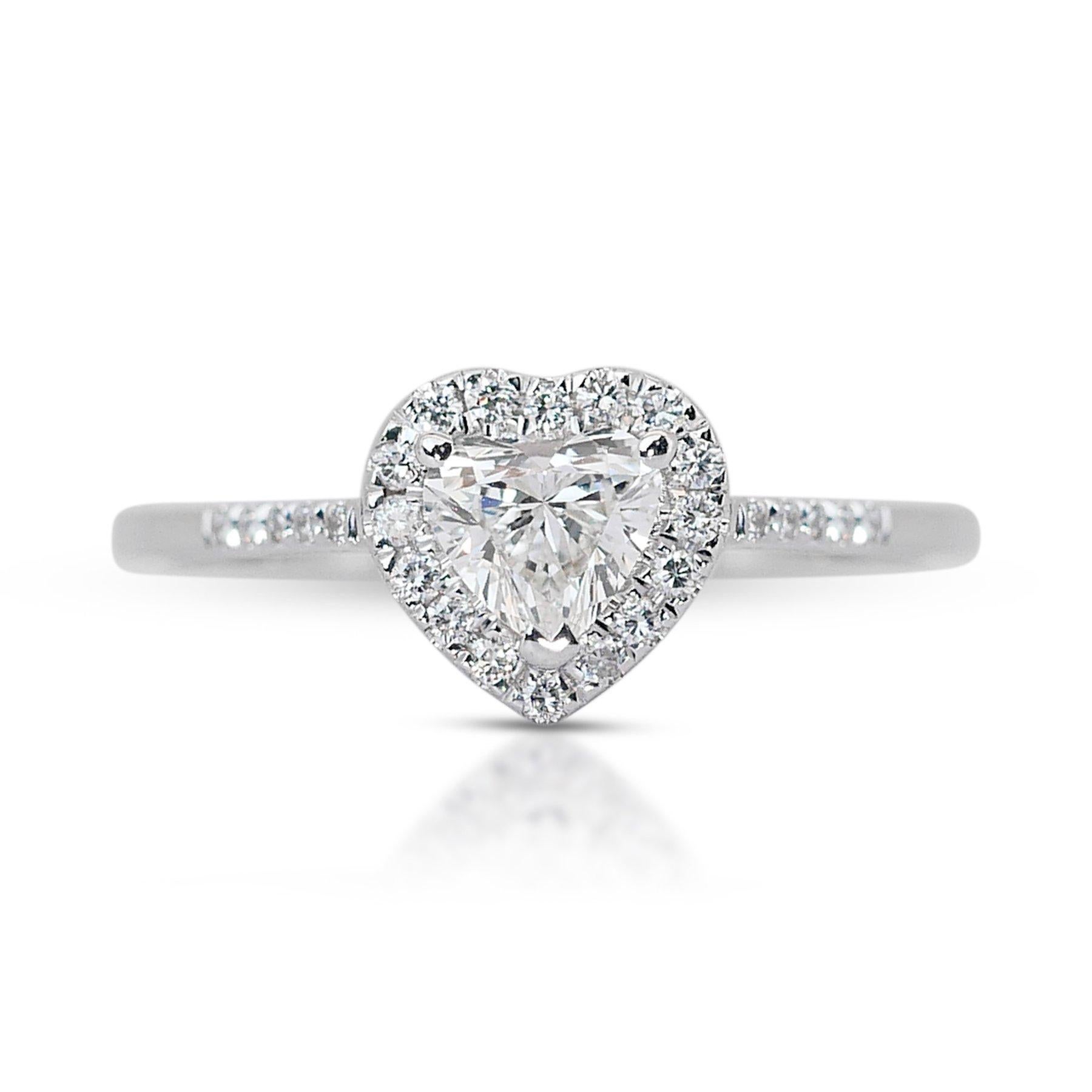 Charming 0.75ct Diamonds Halo Ring in 18k White Gold - IGI Certified For Sale 3
