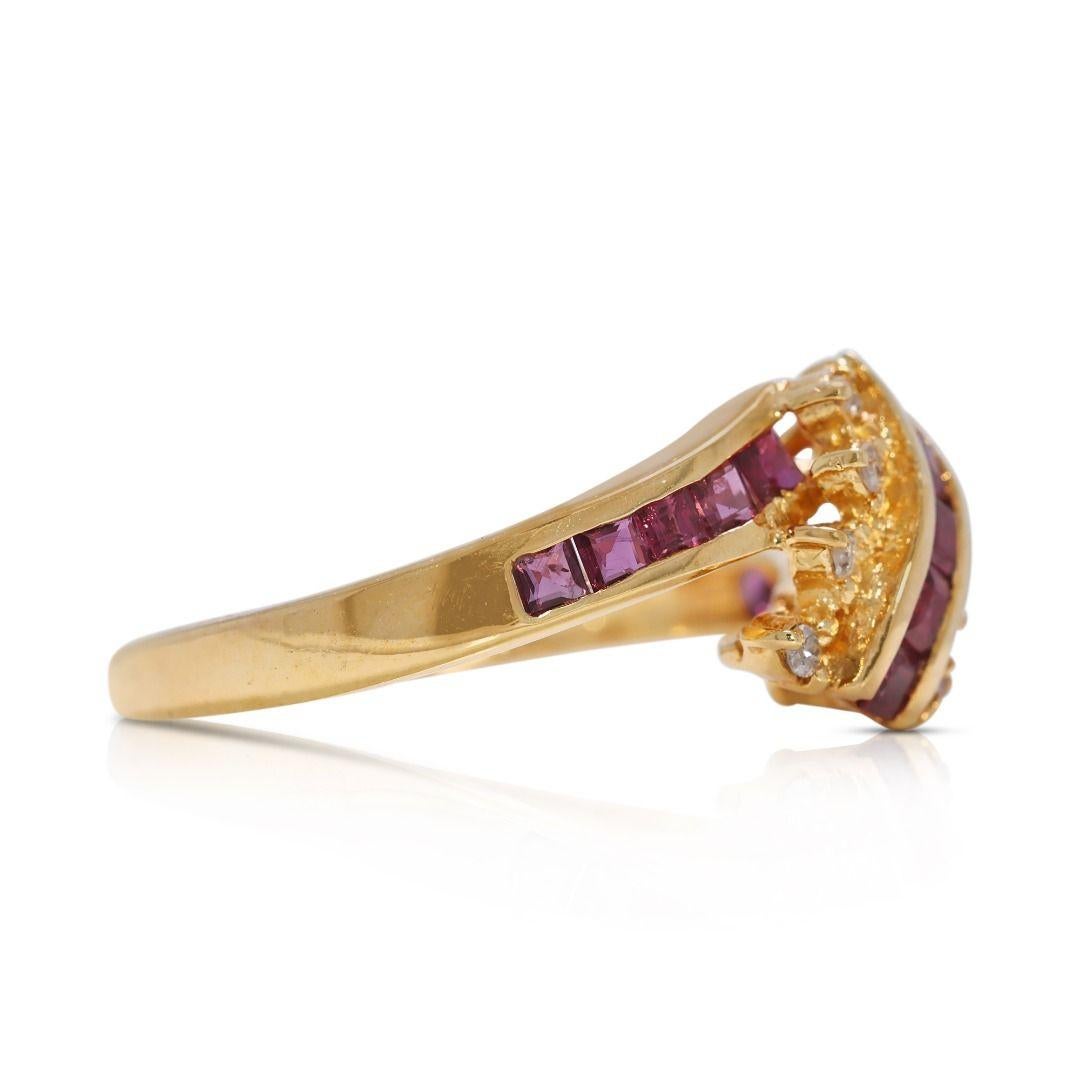 Princess Cut Charming 0.84ct Ruby and Natural Diamonds Ring in 18K Yellow Gold For Sale