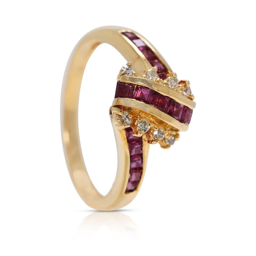 Charming 0.84ct Ruby and Natural Diamonds Ring in 18K Yellow Gold In New Condition For Sale In רמת גן, IL