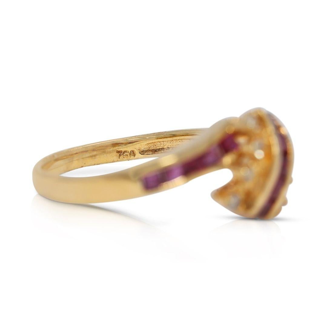 Charming 0.84ct Ruby and Natural Diamonds Ring in 18K Yellow Gold For Sale 2