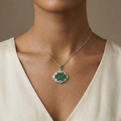 Whiting ciondolo con diamante naturale da 1,04 carati e giada verde intagliata in oro bianco 18 carati