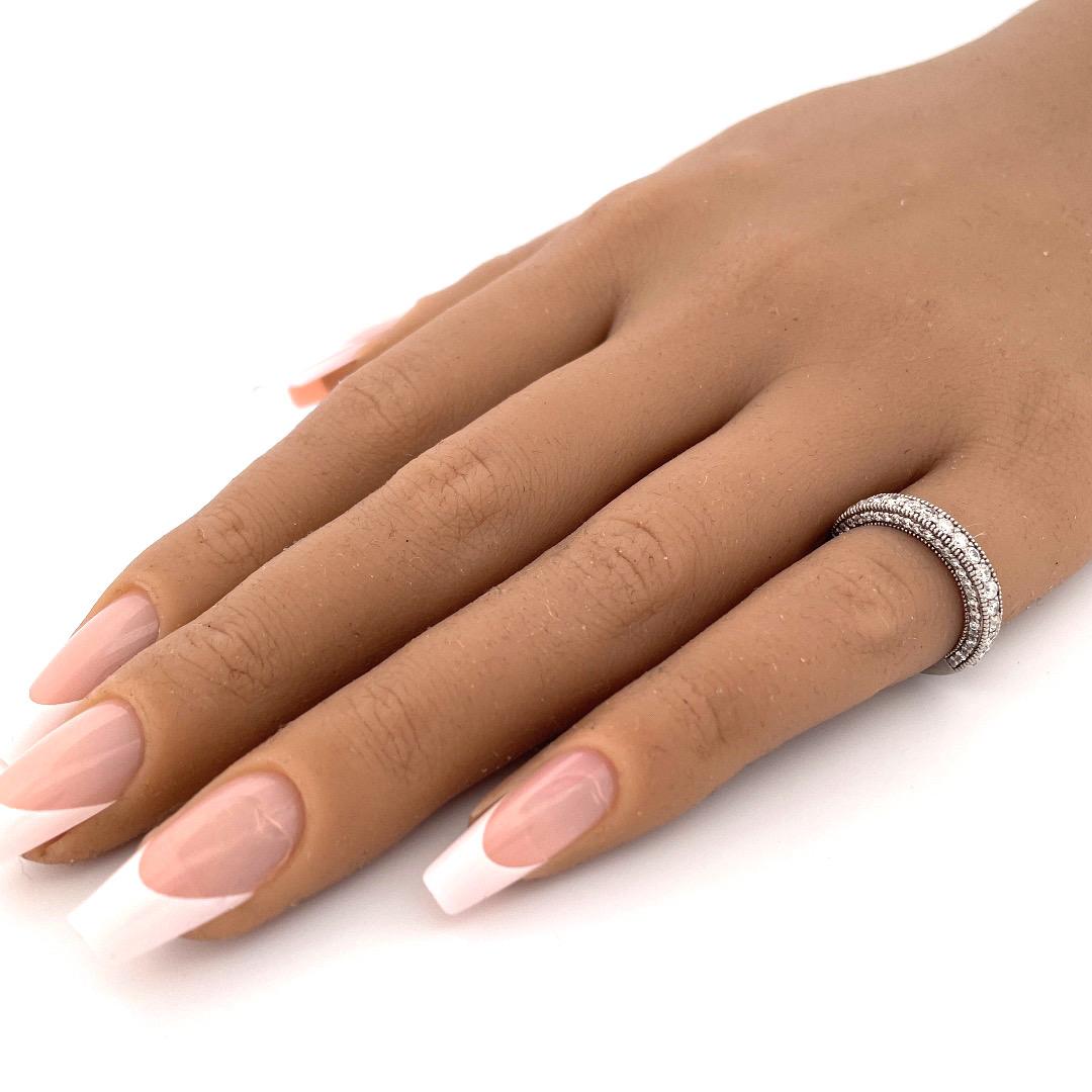 Women's or Men's Charming 14k White Gold Diamond Band Ring For Sale