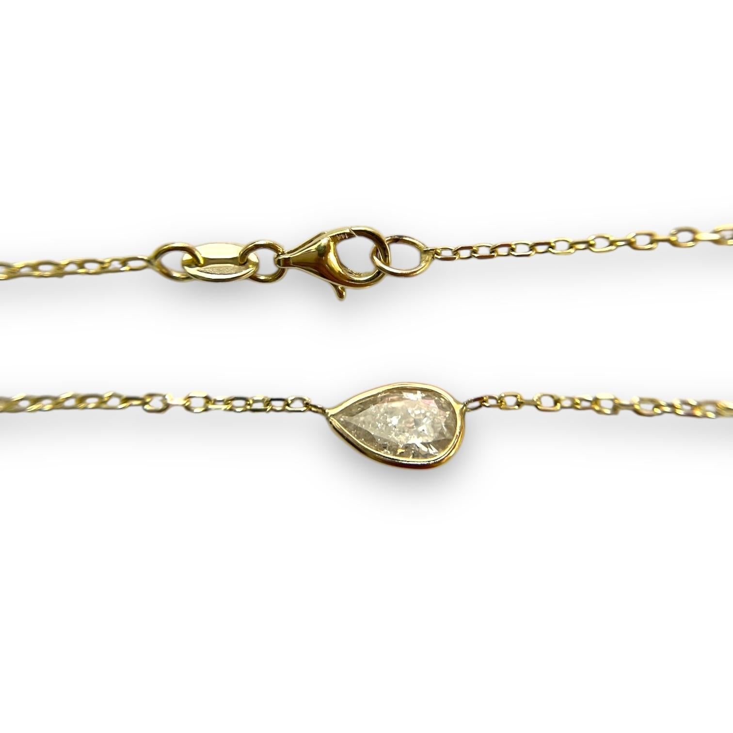 Moderne Charmant collier en or jaune 14 carats avec diamants naturels taille poire de 0,76 carat en vente