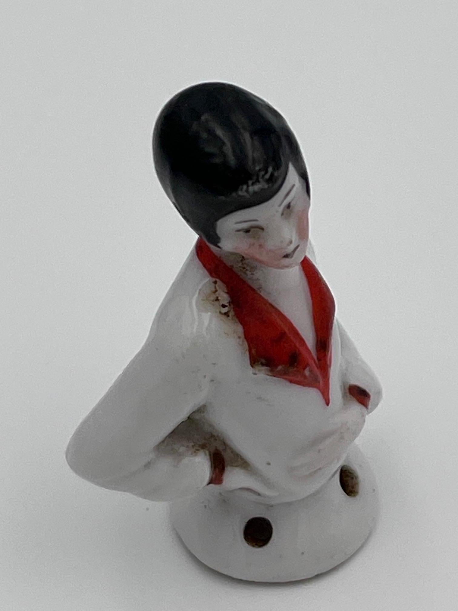 Affascinante mezza bambola Flapper in porcellana Art Deco tedesca degli anni '20 in vendita 3