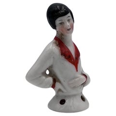 Encantadora media muñeca Flapper de porcelana Art Decó alemana de los años 20