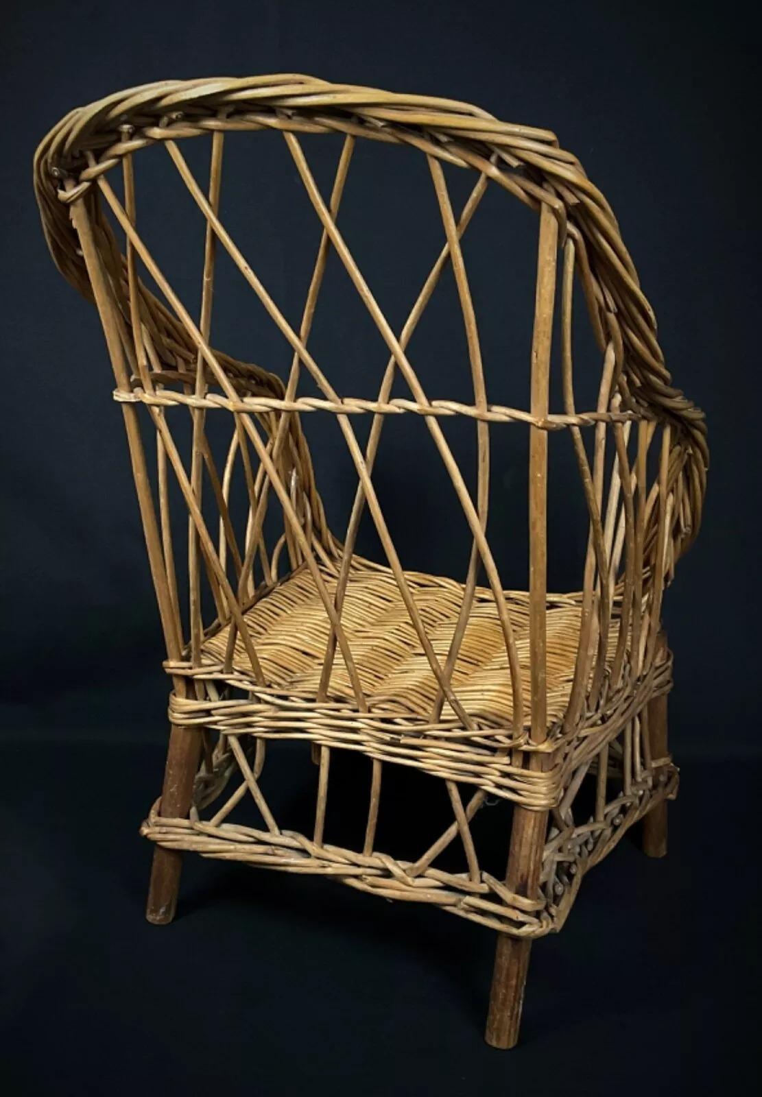 Mid-20th Century Charming 1930s Art Deco Woven Wicker Child’s Chair - 2Y335 For Sale