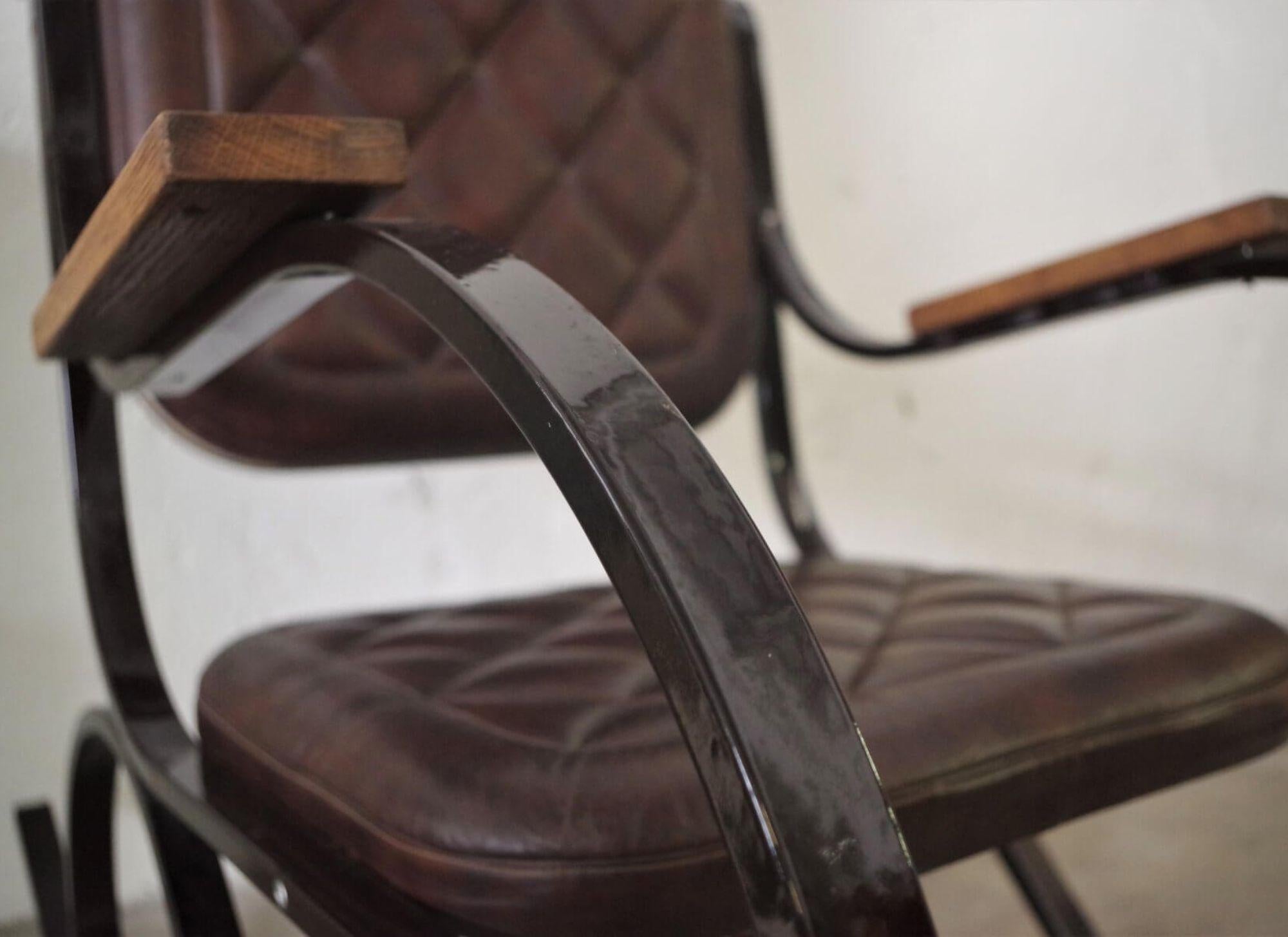 Charming 1950s Iron Rocking Chair – A Mid-Century Modern Marvel in vendita 9