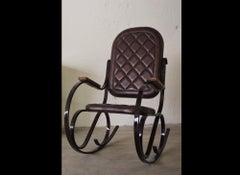 Charmanter Schaukelstuhl aus Eisen aus den 1950er Jahren - ein modernes Wunderwerk der Jahrhundertmitte