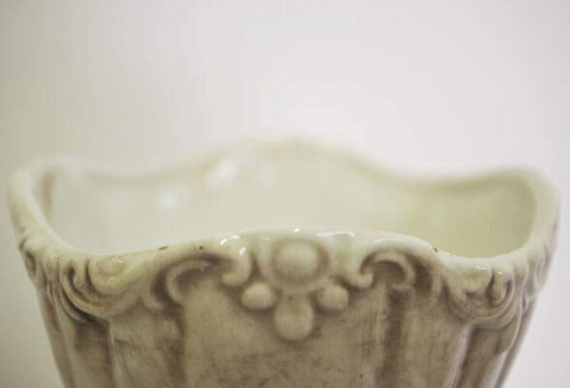 Charmante figurine de chérubin de Capodimonte des années 1970 - Art artisanal en céramique en vente 8
