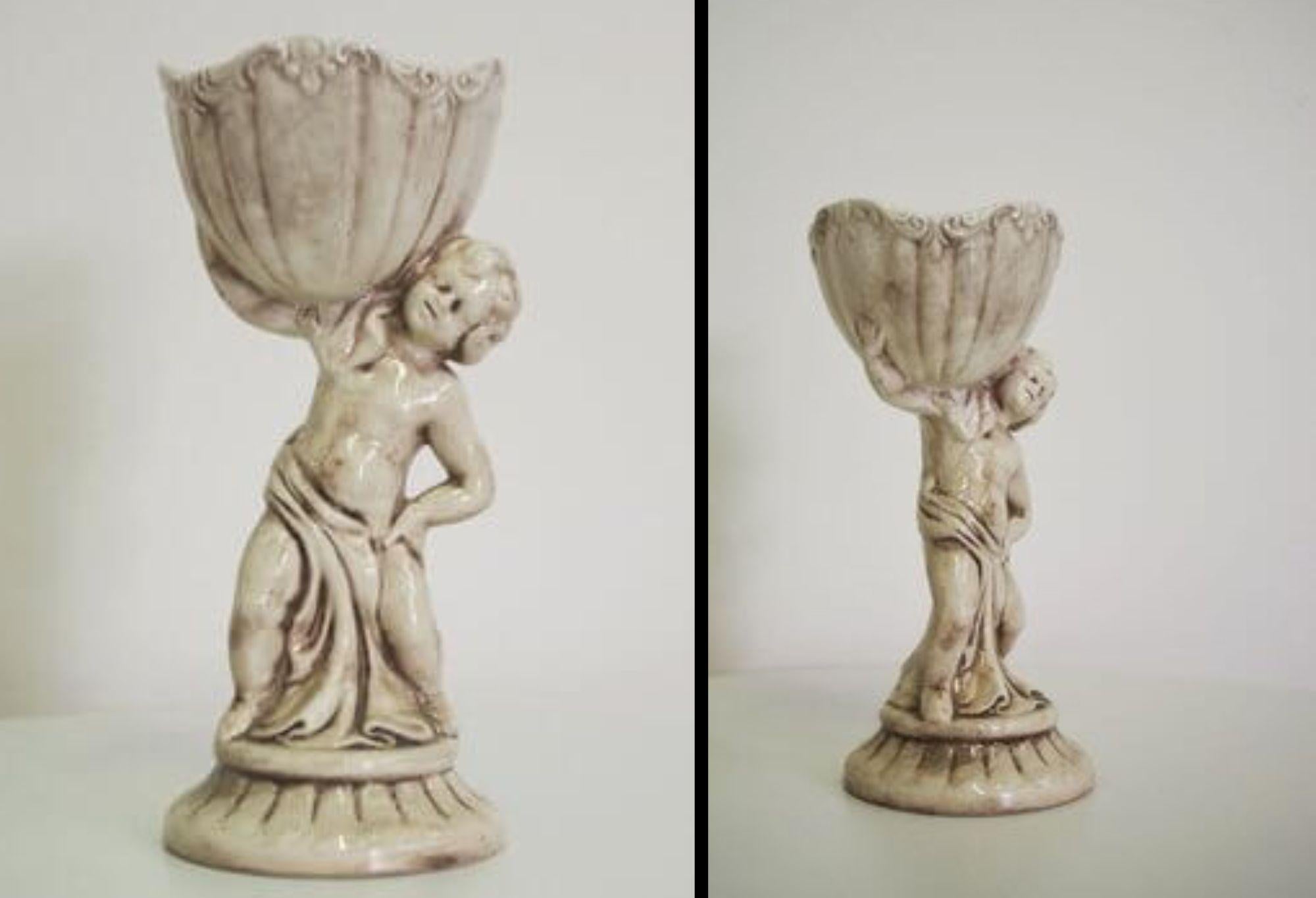 Charmante figurine de chérubin de Capodimonte des années 1970 - Art artisanal en céramique Bon état - En vente à Manzano, IT