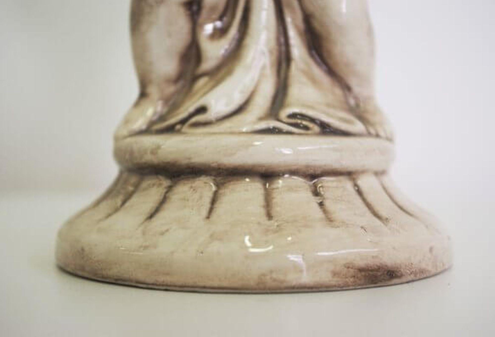 Céramique Charmante figurine de chérubin de Capodimonte des années 1970 - Art artisanal en céramique en vente