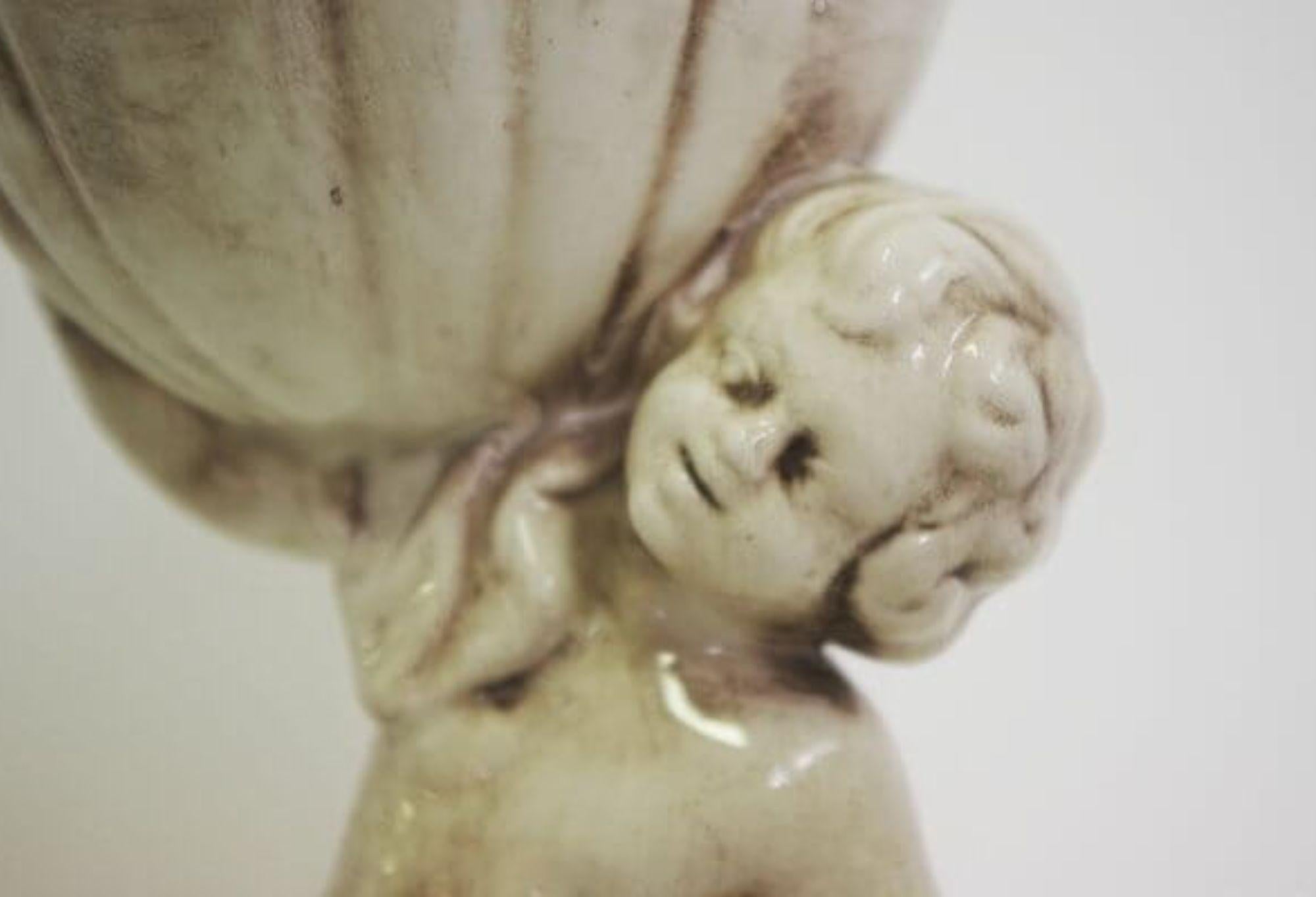 Charmante figurine de chérubin de Capodimonte des années 1970 - Art artisanal en céramique en vente 3