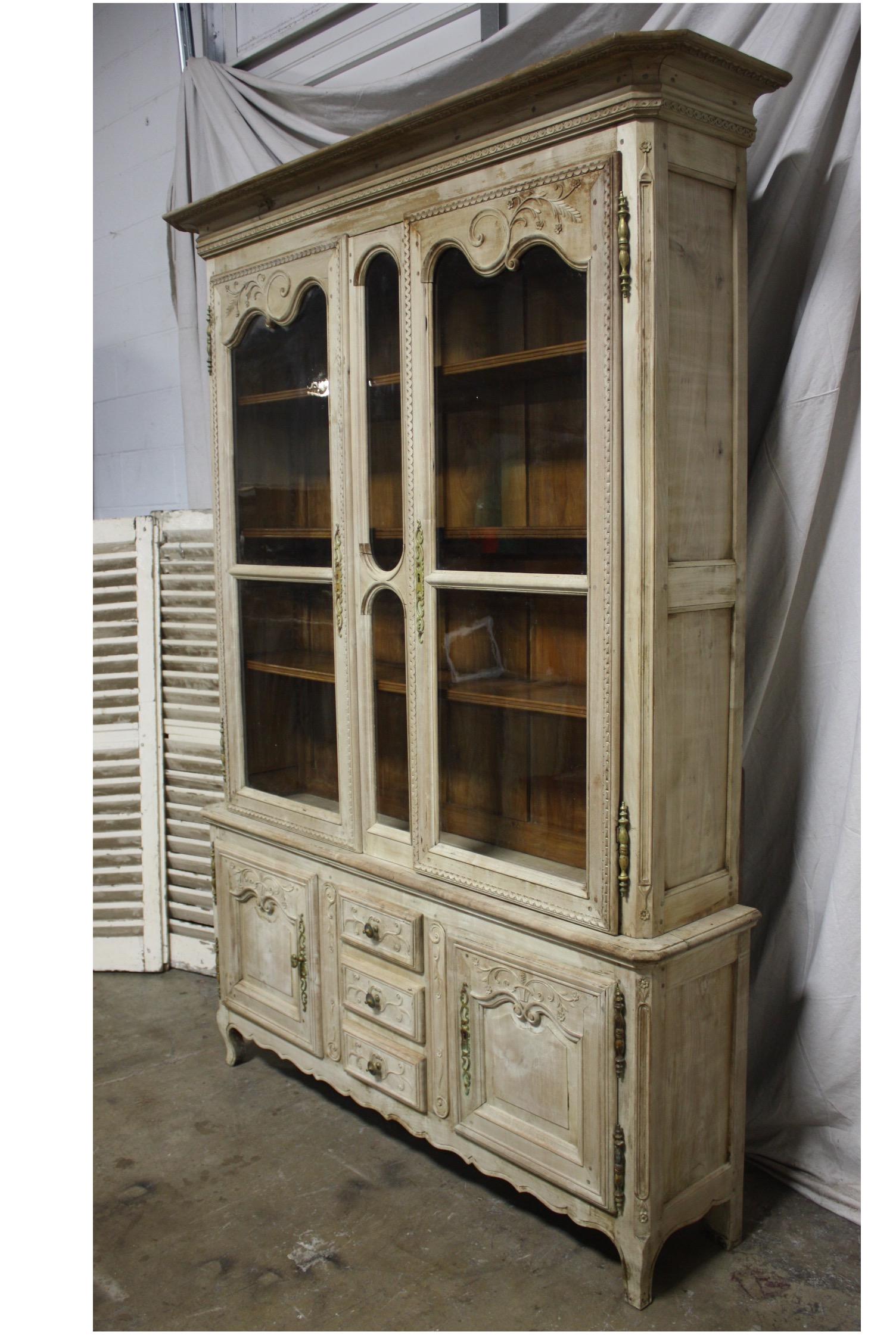 Charming 19th century French cabinet 