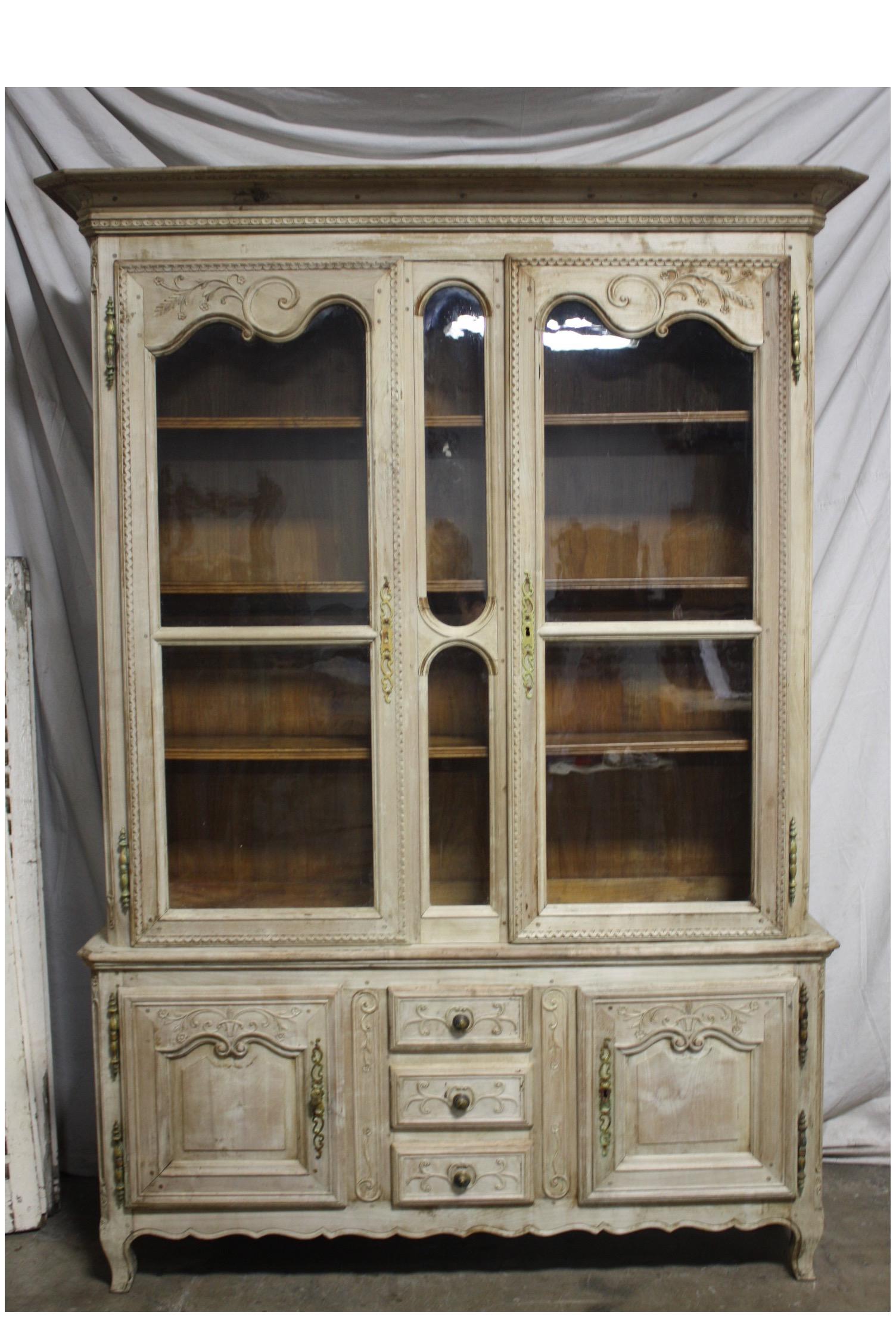 Louis XV Charming 19th Century French Cabinet 
