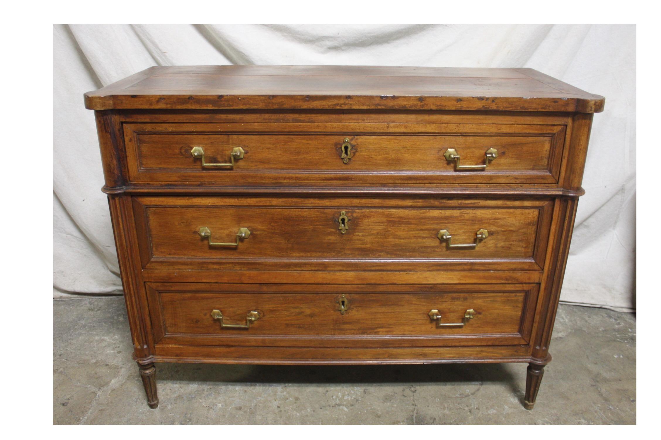 Charming 19th Century French Commode 3