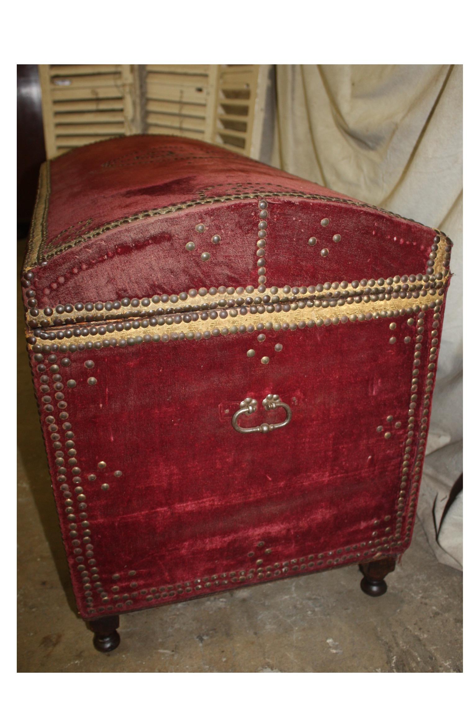 Charmante malle ou coffre à couvertures française du XIXe siècle en vente 2