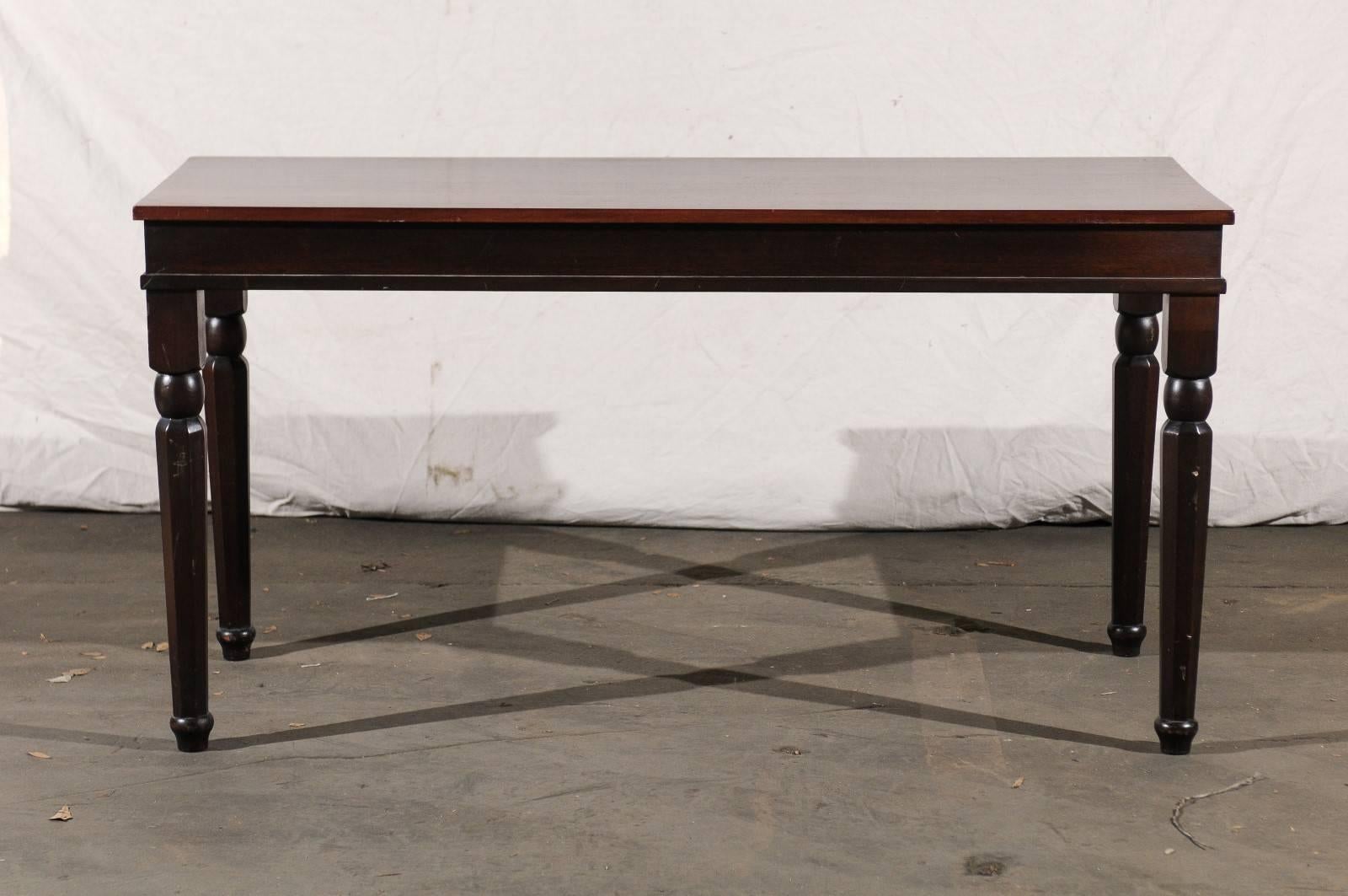 Charming 19th Century Long English Mahogany Table with Single Drawer For Sale 4