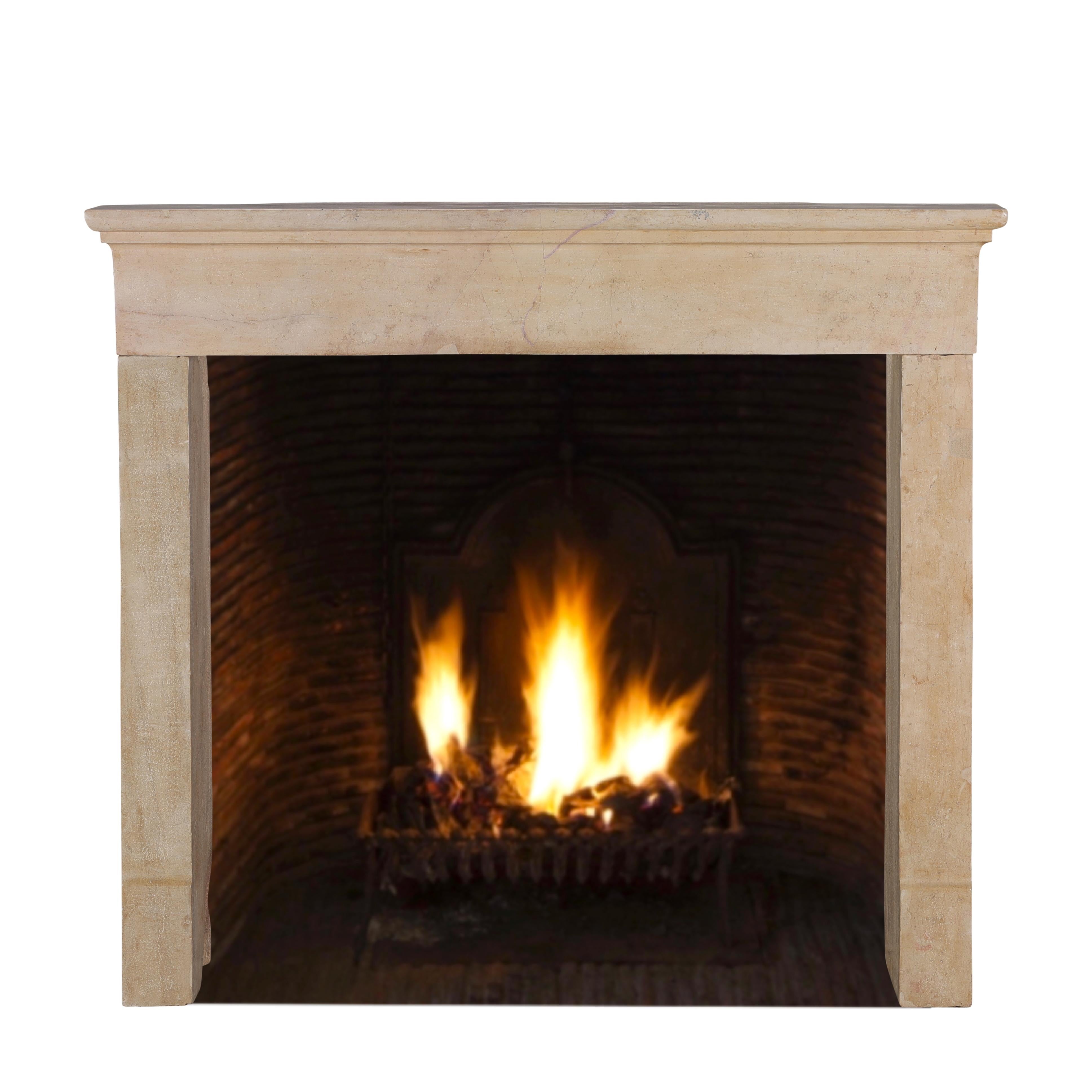 Charming 19th Century Petite French Fireplace Mantel With Square Firebox Opening In Excellent Condition For Sale In Beervelde, BE