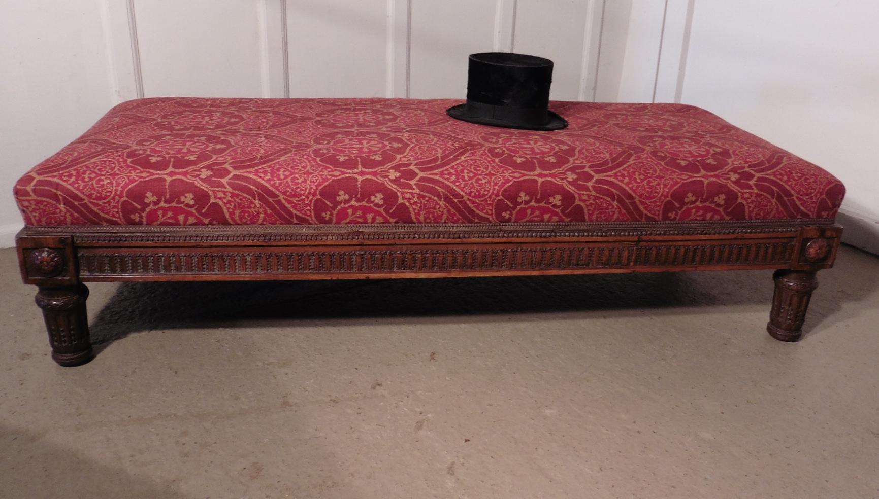 Charming 19th Century Upholstered Window Seat or Day Bed In Good Condition In Chillerton, Isle of Wight