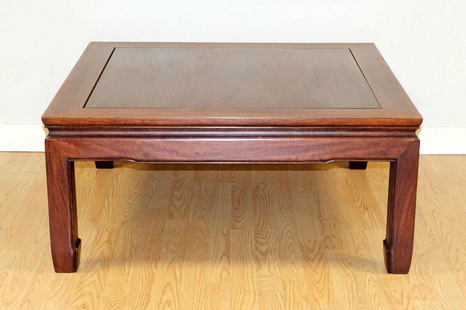 CHARMING 20TH CENTURY HARDWOOD MiNG STYLE CHiNESE COFFEE TABLE ON HOOF FEET For Sale 3