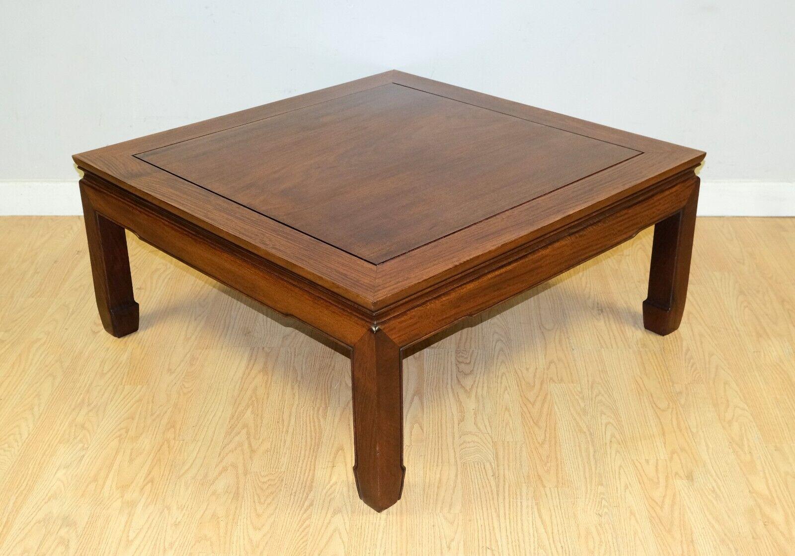 CHARMING 20TH CENTURY HARDWOOD MiNG STYLE CHiNESE COFFEE TABLE ON HOOF FEET For Sale 2