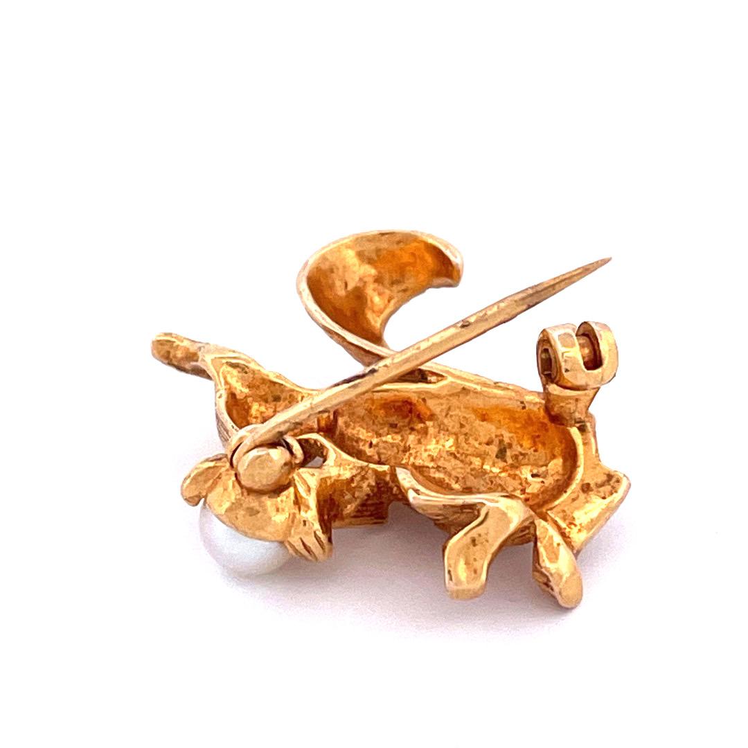 Round Cut Charming 9k Yellow Gold Squirrel Brooch with Ruby Eyes and Pearl For Sale