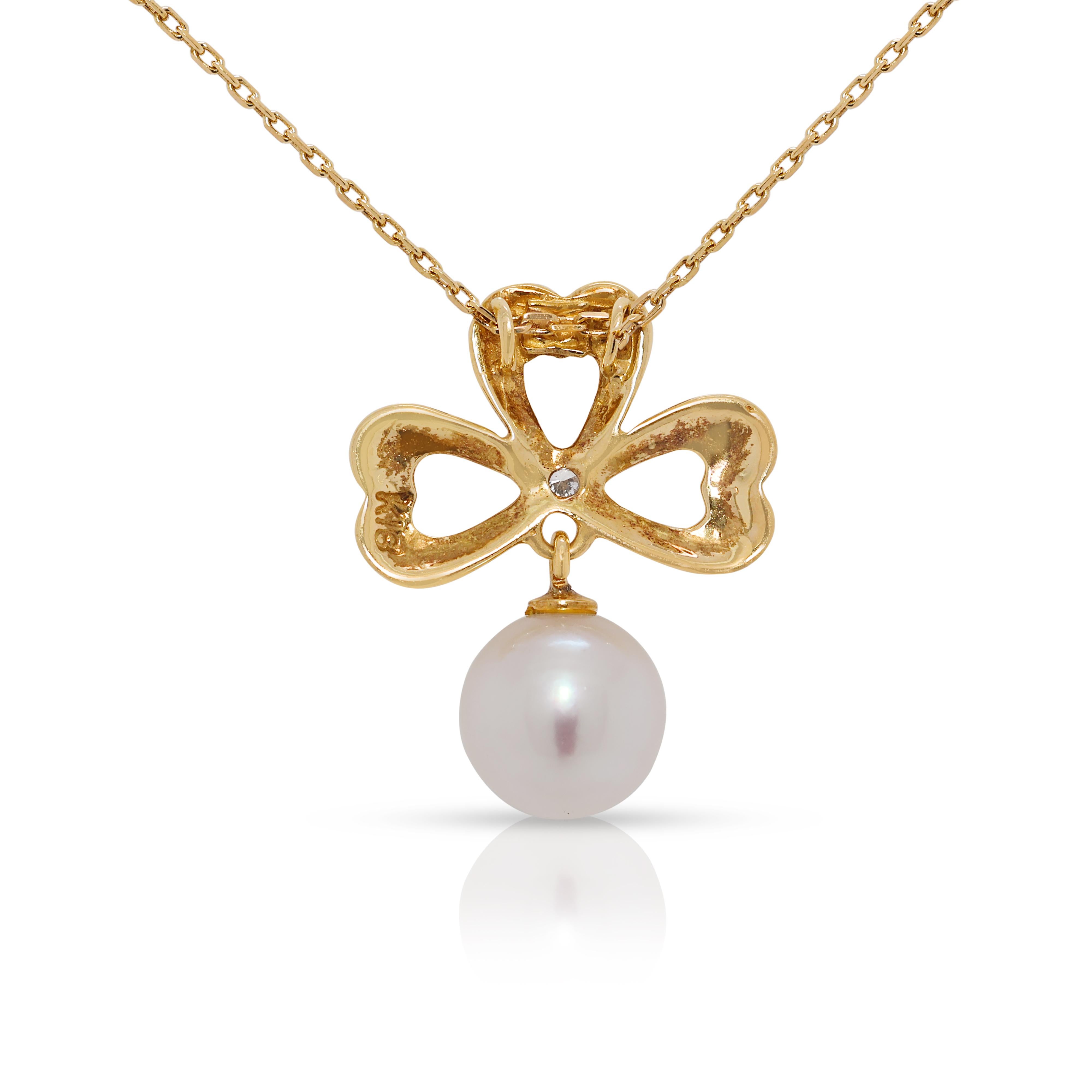 Charming Akoya Pearl and 0.003ct Natural Diamond Necklace in 18K Yellow Gold For Sale 2