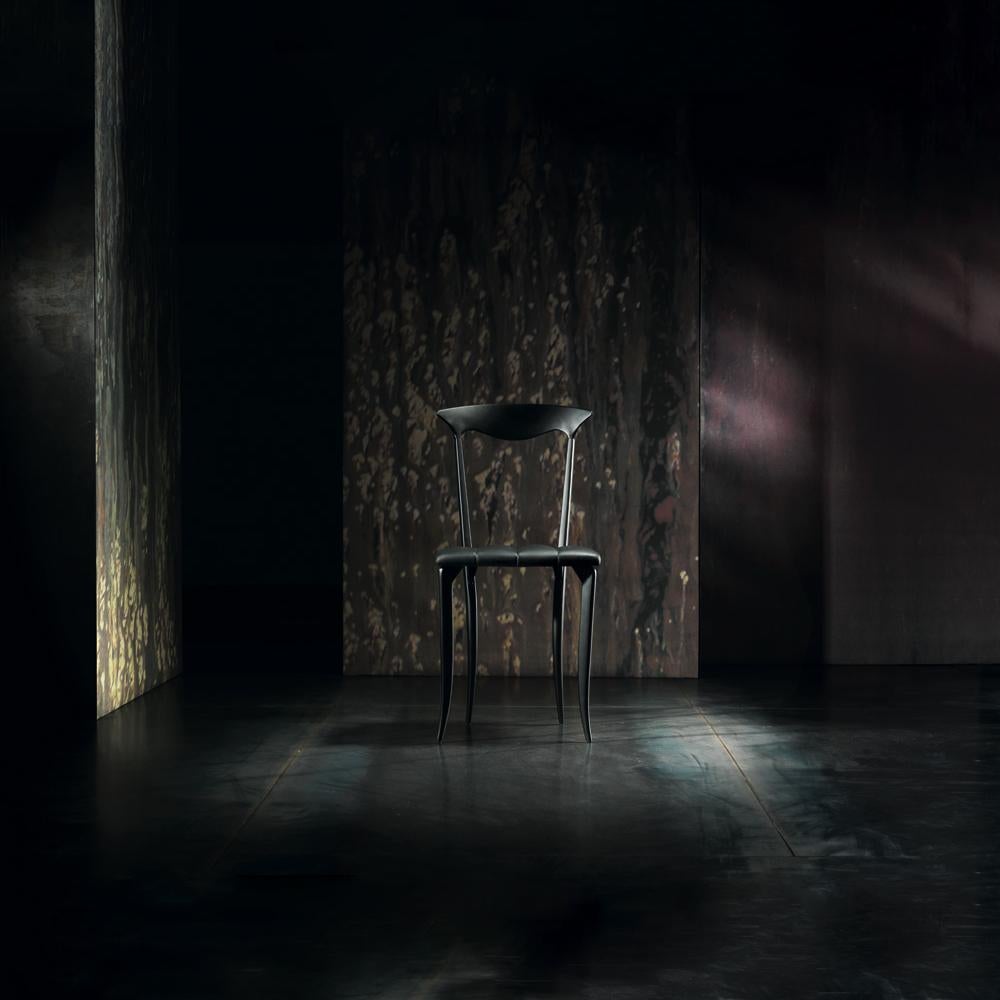 Dieser stilvolle Stuhl des italienischen Herstellers Fasem International trägt den Namen 