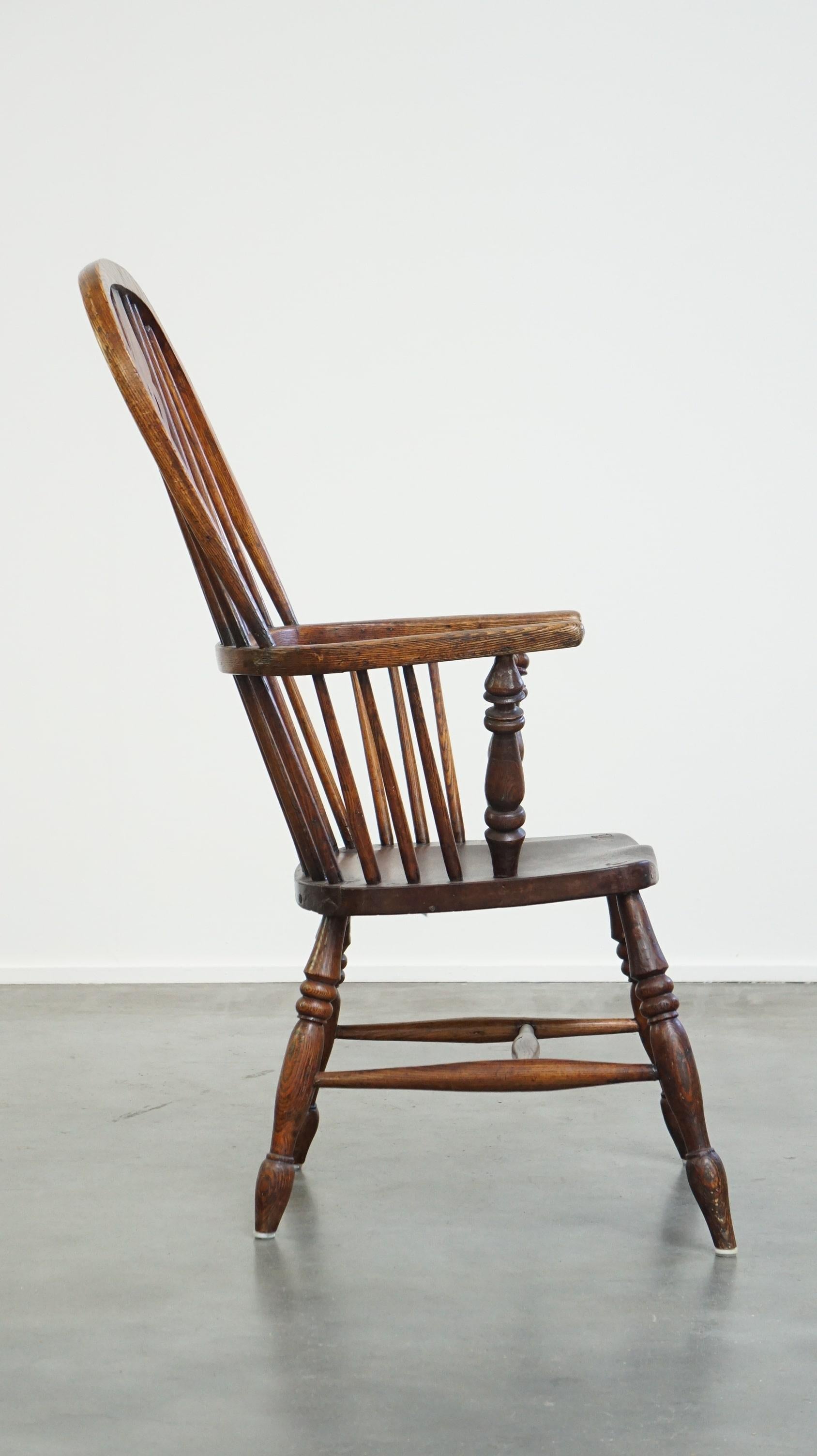 Hand-Crafted Charming, antique English highback Windsor dining chair with beautiful patina For Sale