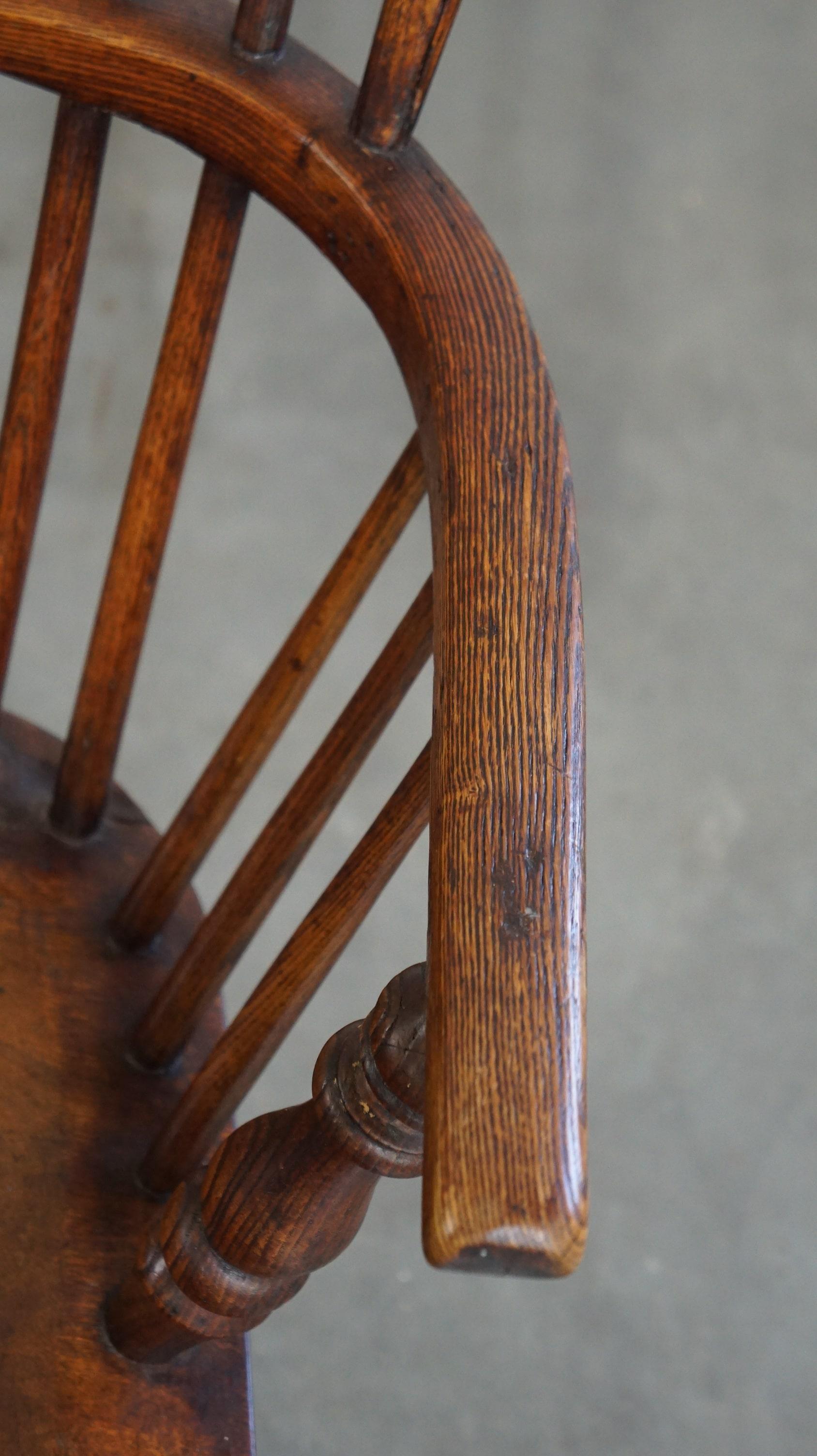 Charming, antique English highback Windsor dining chair with beautiful patina For Sale 2