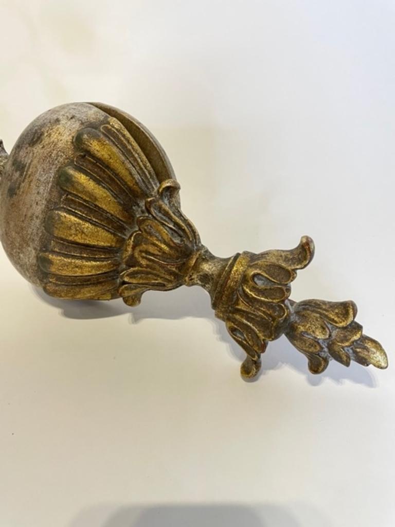 Charming Antique Gilded Sconce, Single In Good Condition For Sale In Dallas, TX