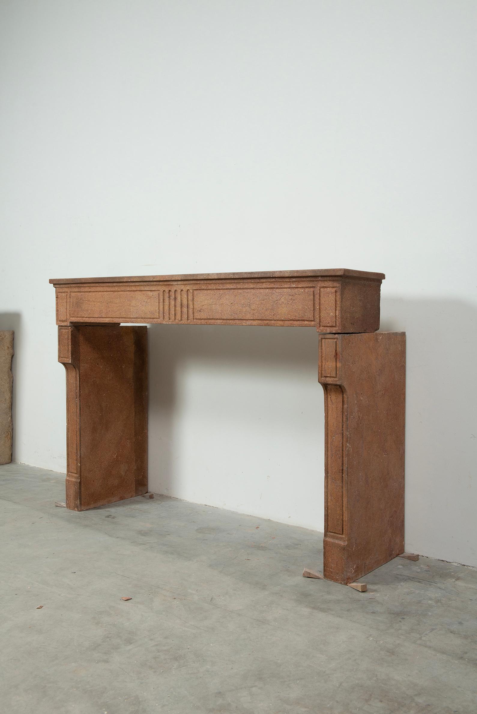 Charming Antique Louis XVI-style Fireplace Mantel In Good Condition For Sale In Haarlem, Noord-Holland