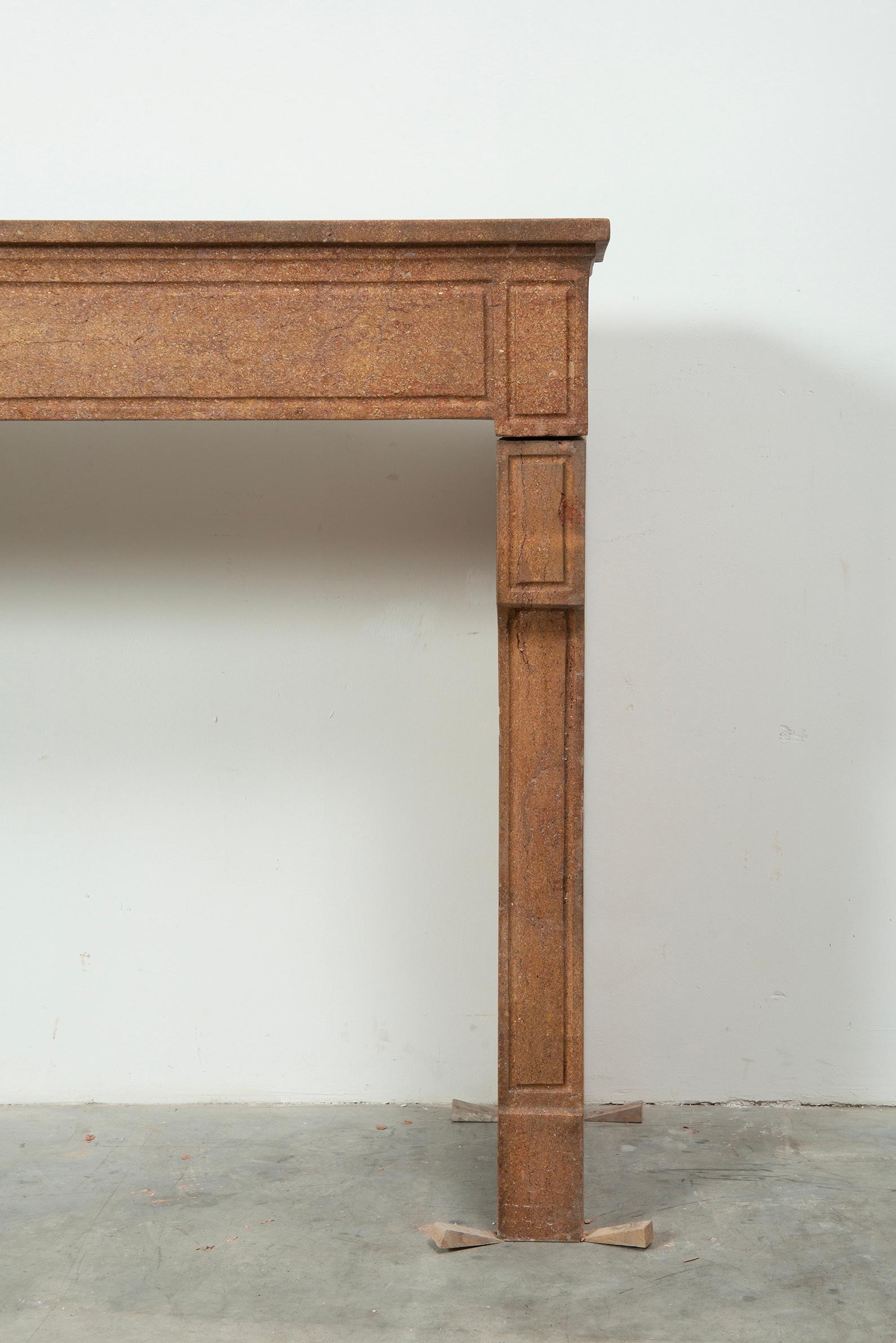 Charming Antique Louis XVI-style Fireplace Mantel For Sale 1