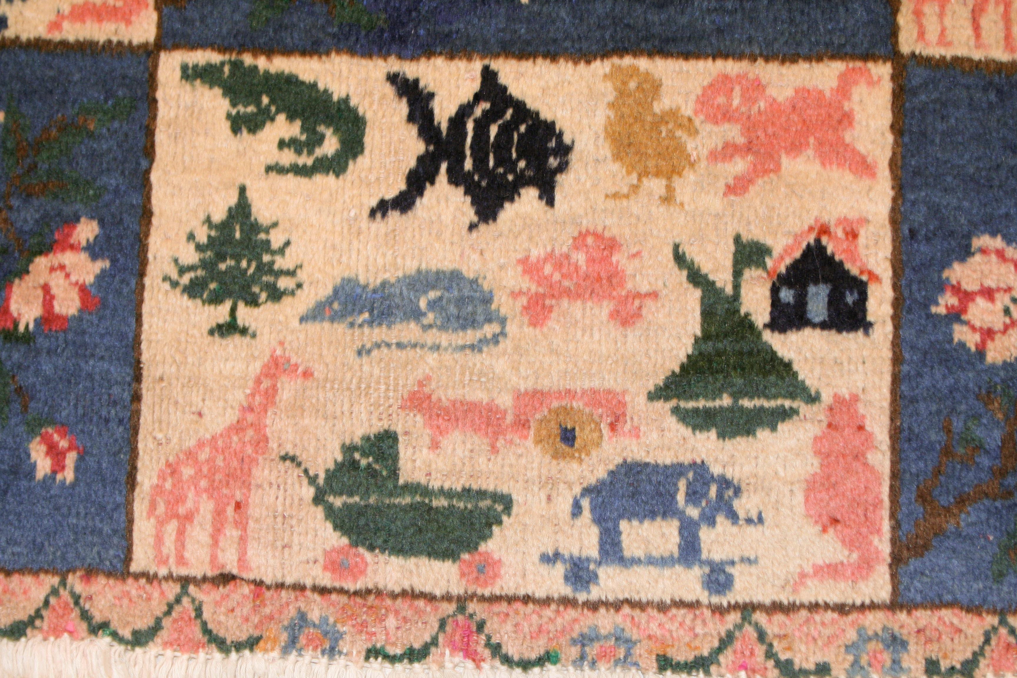 Charme Antiques Tappeto pittorico per camerette In condizioni buone in vendita a Milan, IT