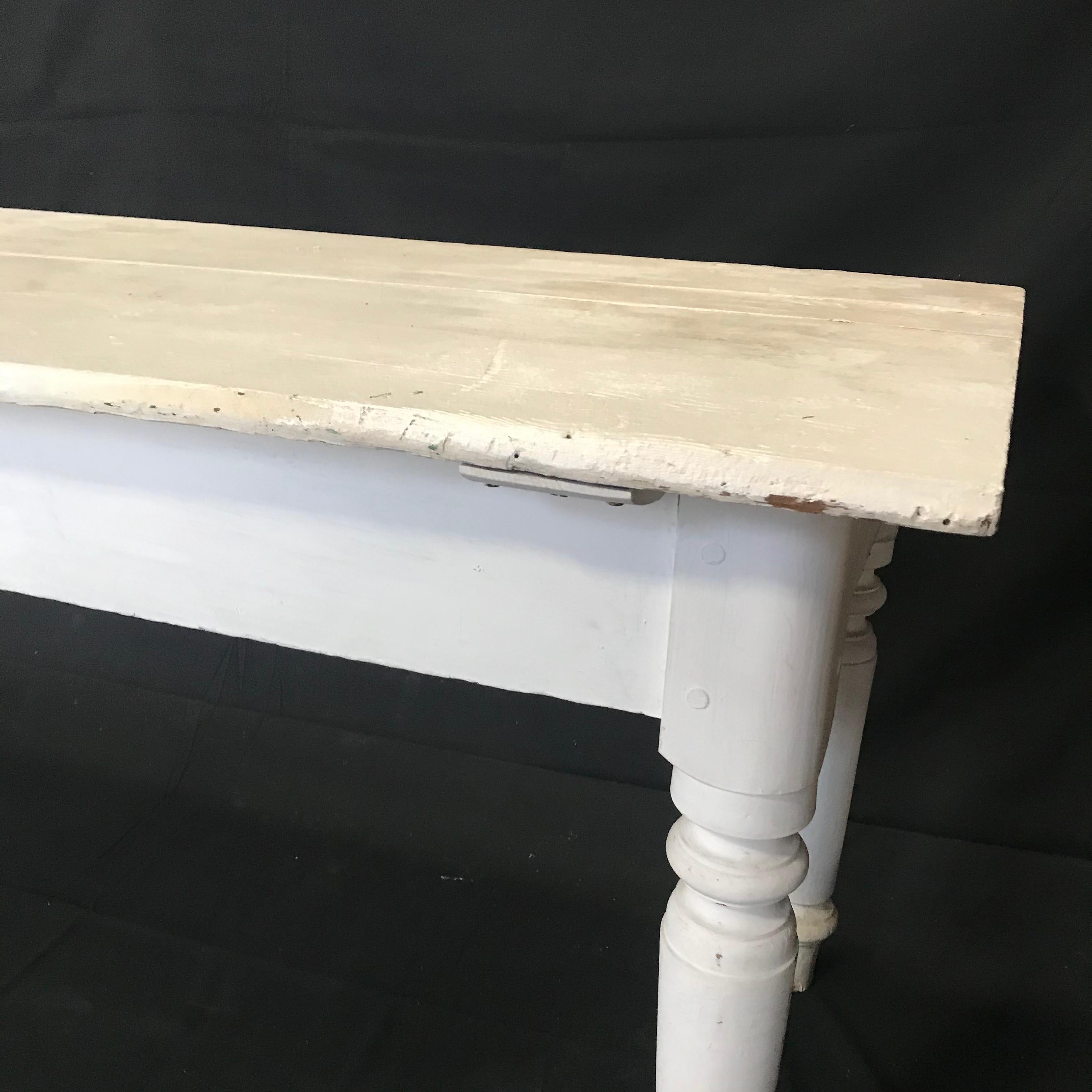 Charming Antique Painted French Country Farm Table In Good Condition In Hopewell, NJ