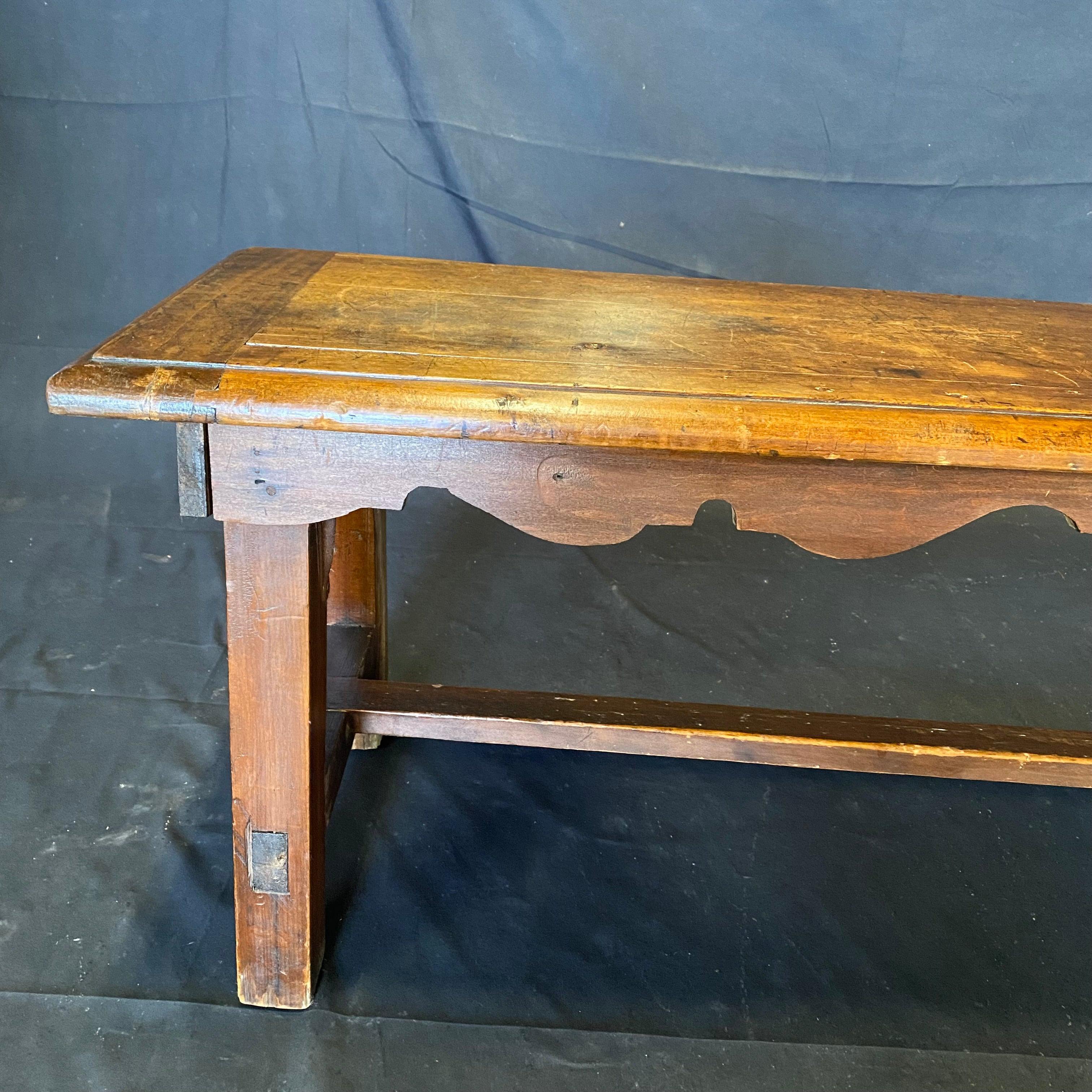 Charming Antique Walnut Bench with Carved Apron  In Good Condition In Hopewell, NJ
