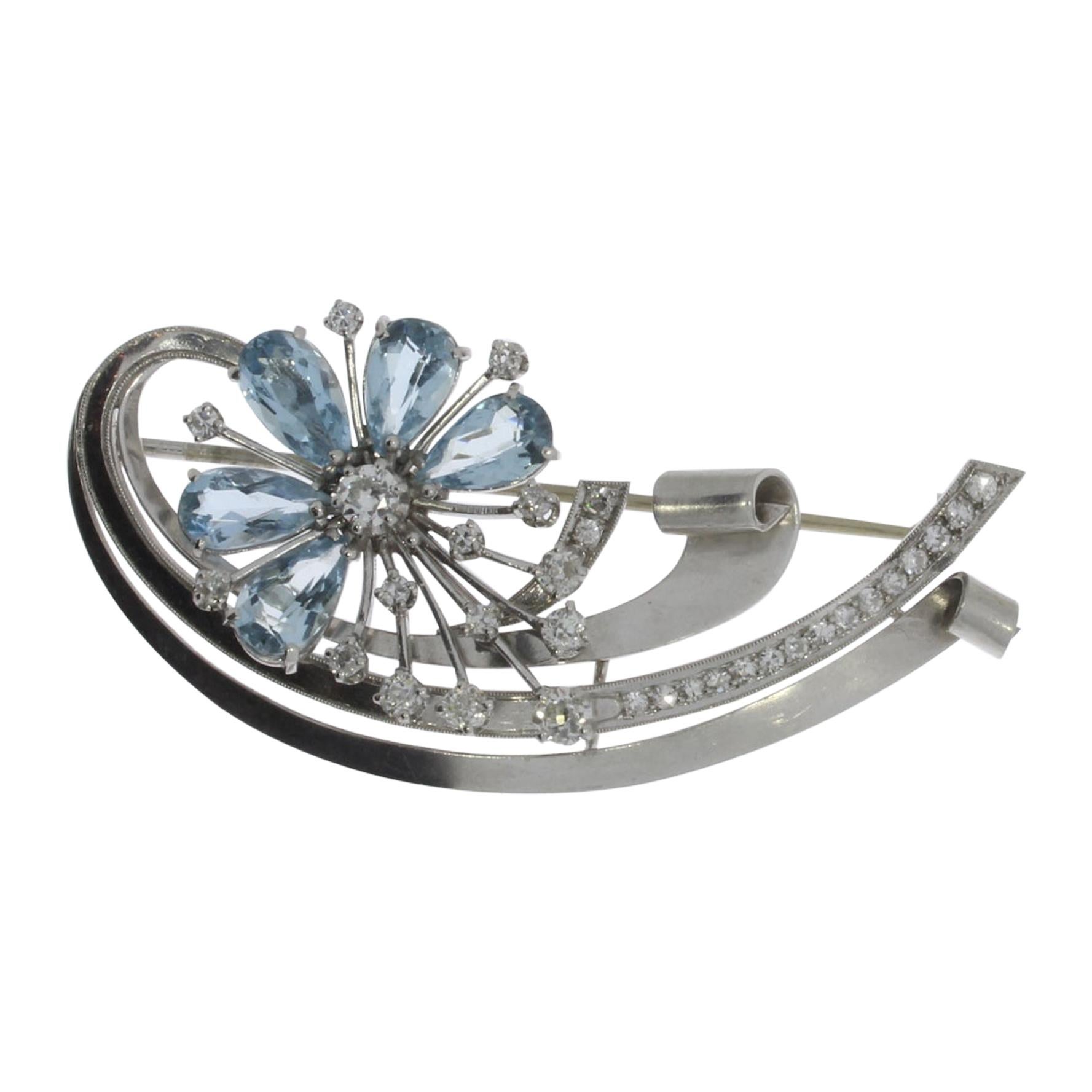 Charming Aquamarine and Diamond Floral Shaped Brooch For Sale