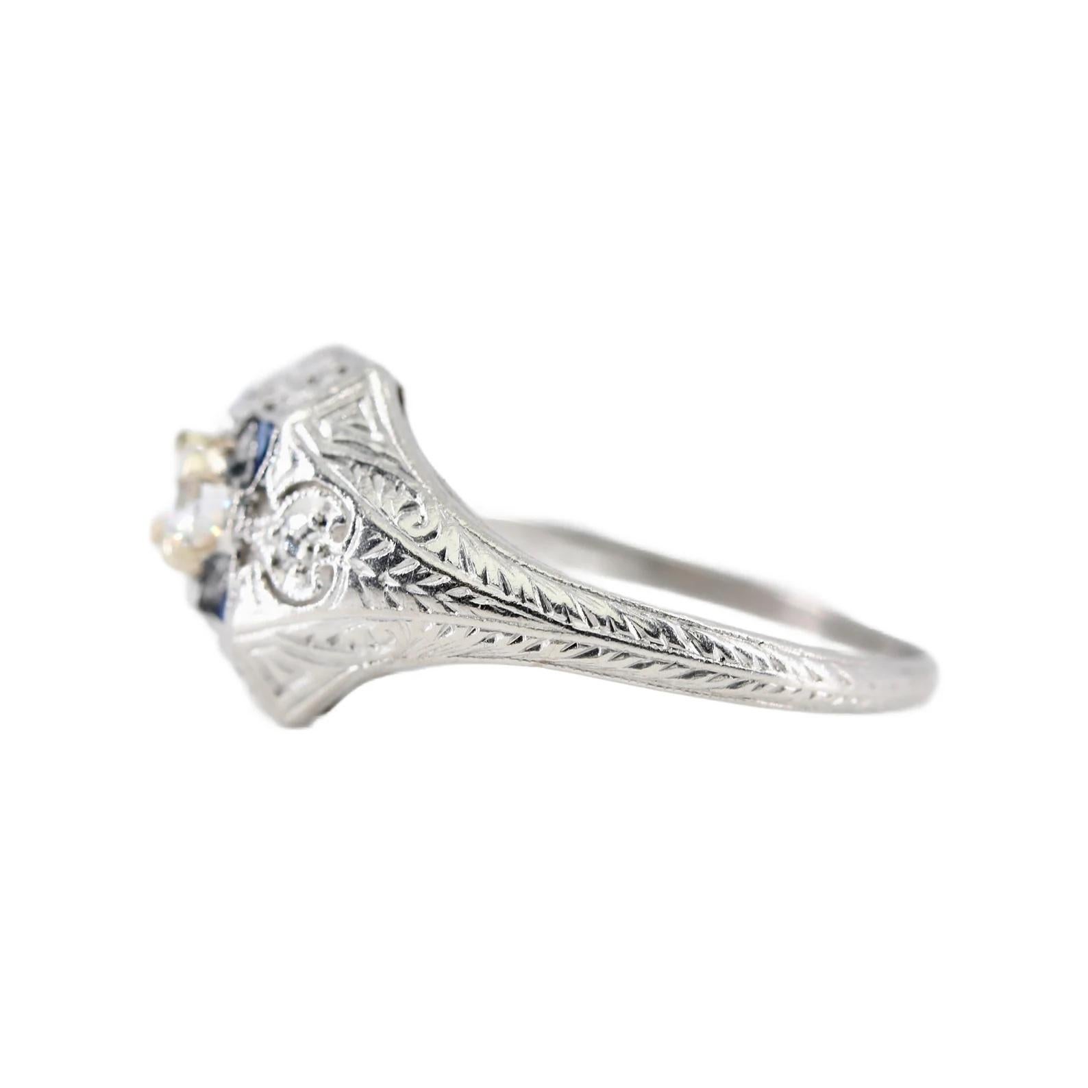 Charming Art Deco Diamond, & Sapphire Engagement Ring in Platinum Circa 1920's In Good Condition For Sale In Boston, MA