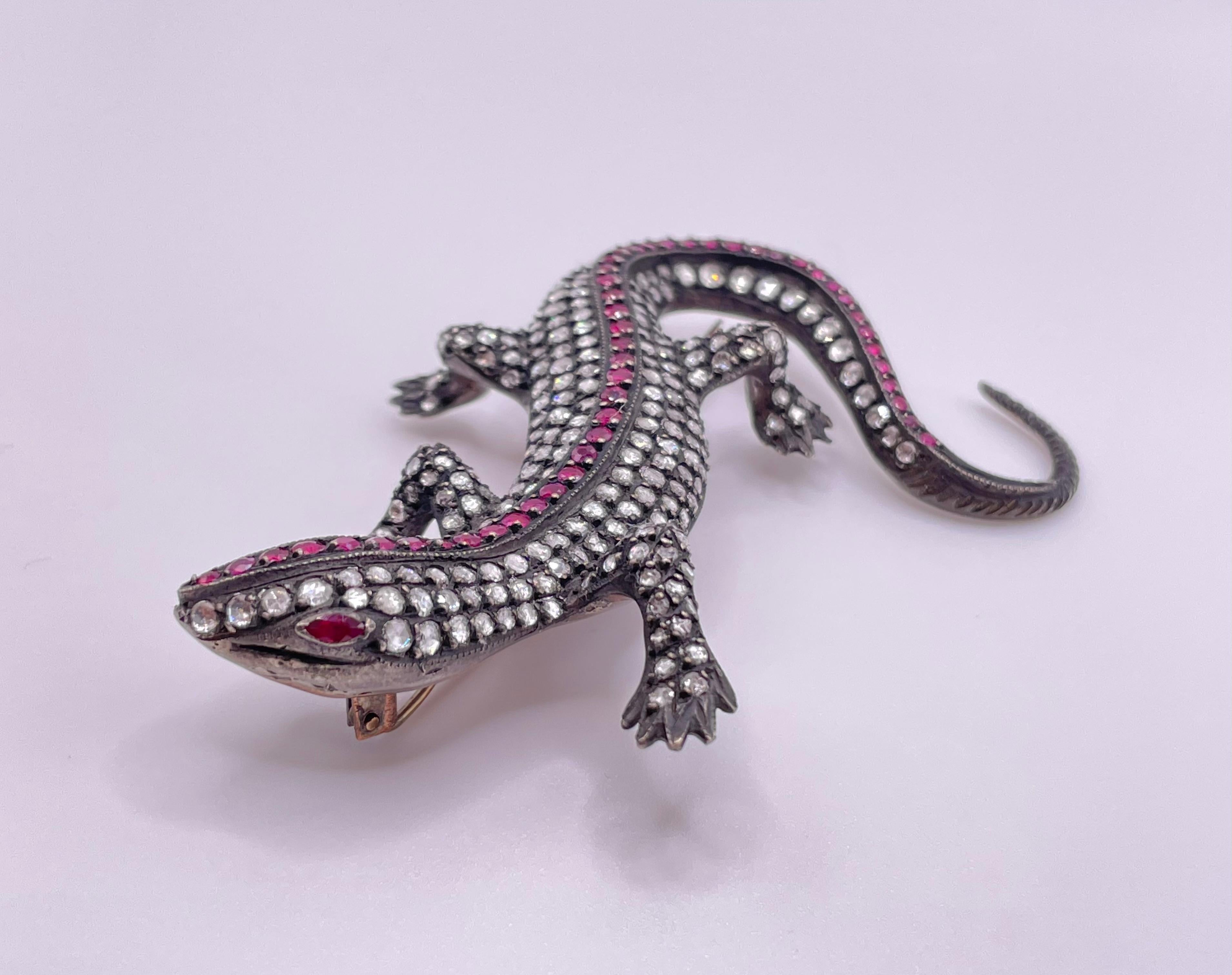 Charming Art Deco Rose-Cut and Ruby Lizard Brooch In Excellent Condition For Sale In Firenze, FI