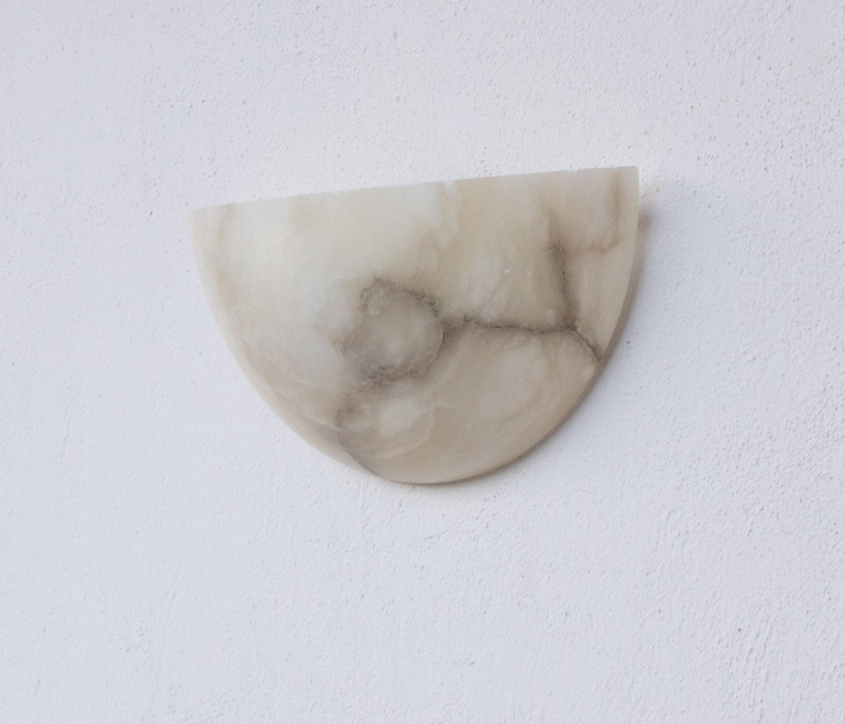 Alabastro Whiting, lampada da parete in albastrino bianco Art Deco, anni '50 in vendita