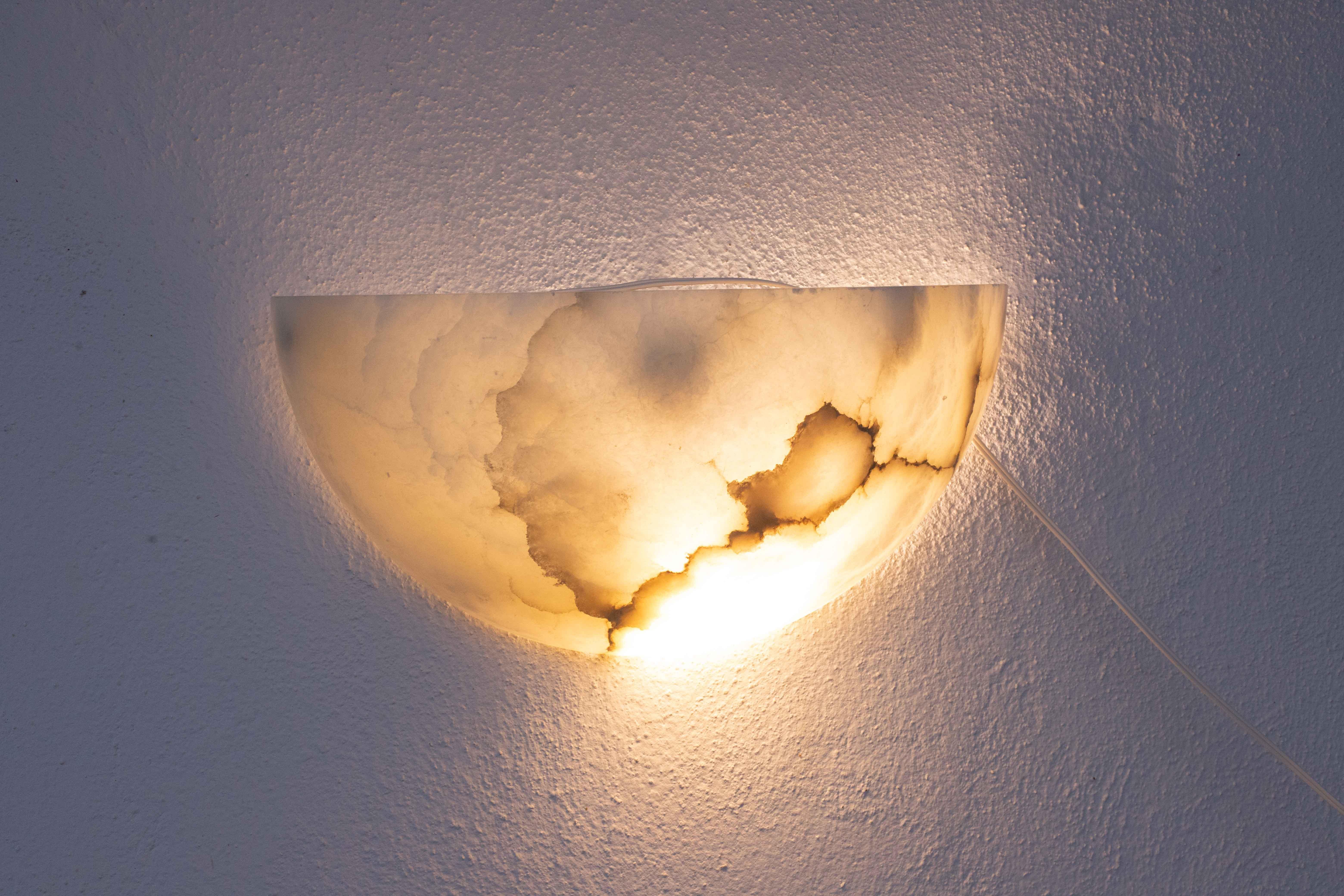 Whiting, lampada da parete in albastrino bianco Art Deco, anni '50 in vendita 1