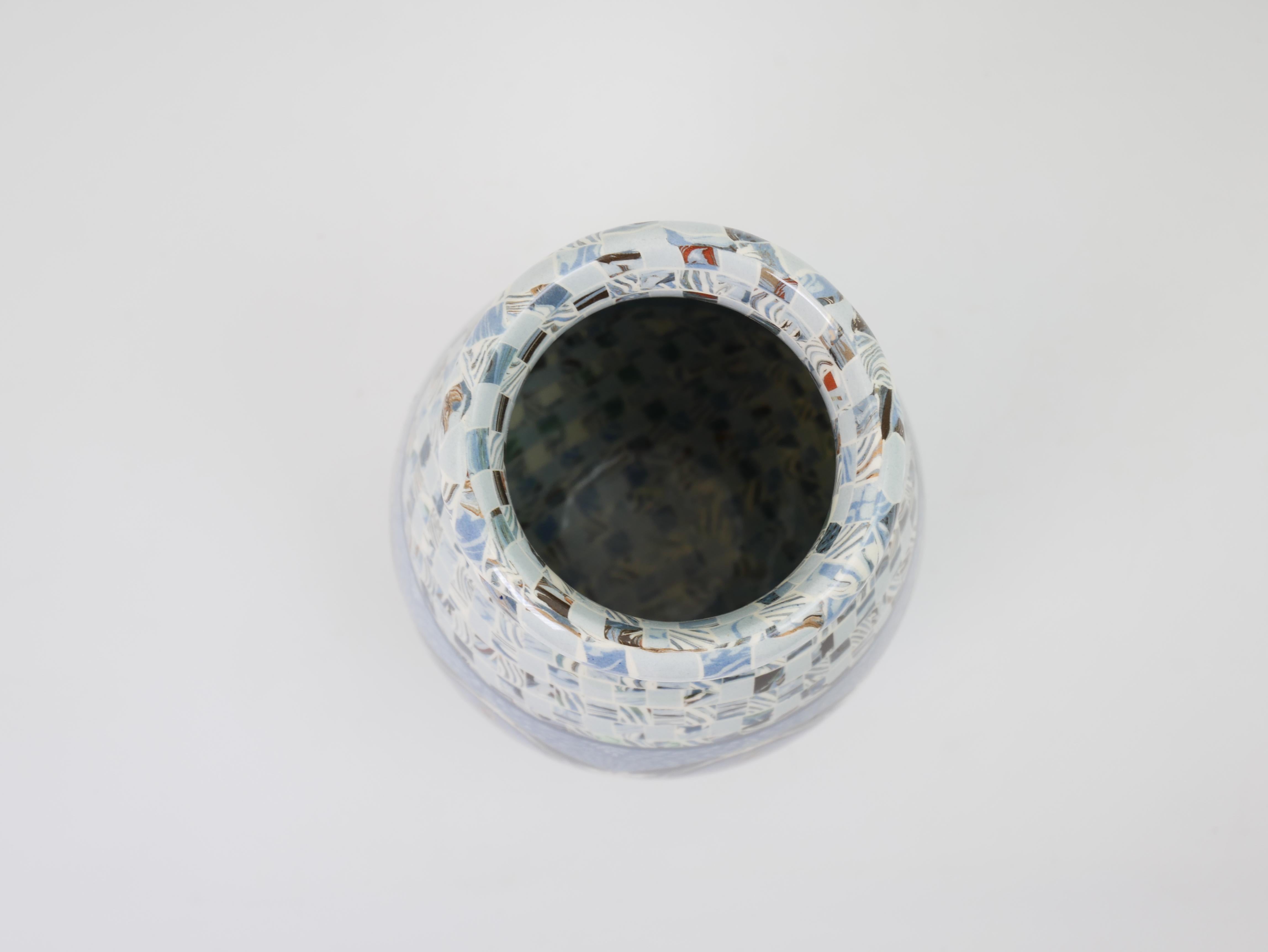 Encantador jarrón de cerámica azul bebé de Jean Gerbino Vallauris hacia 1940 en venta 4