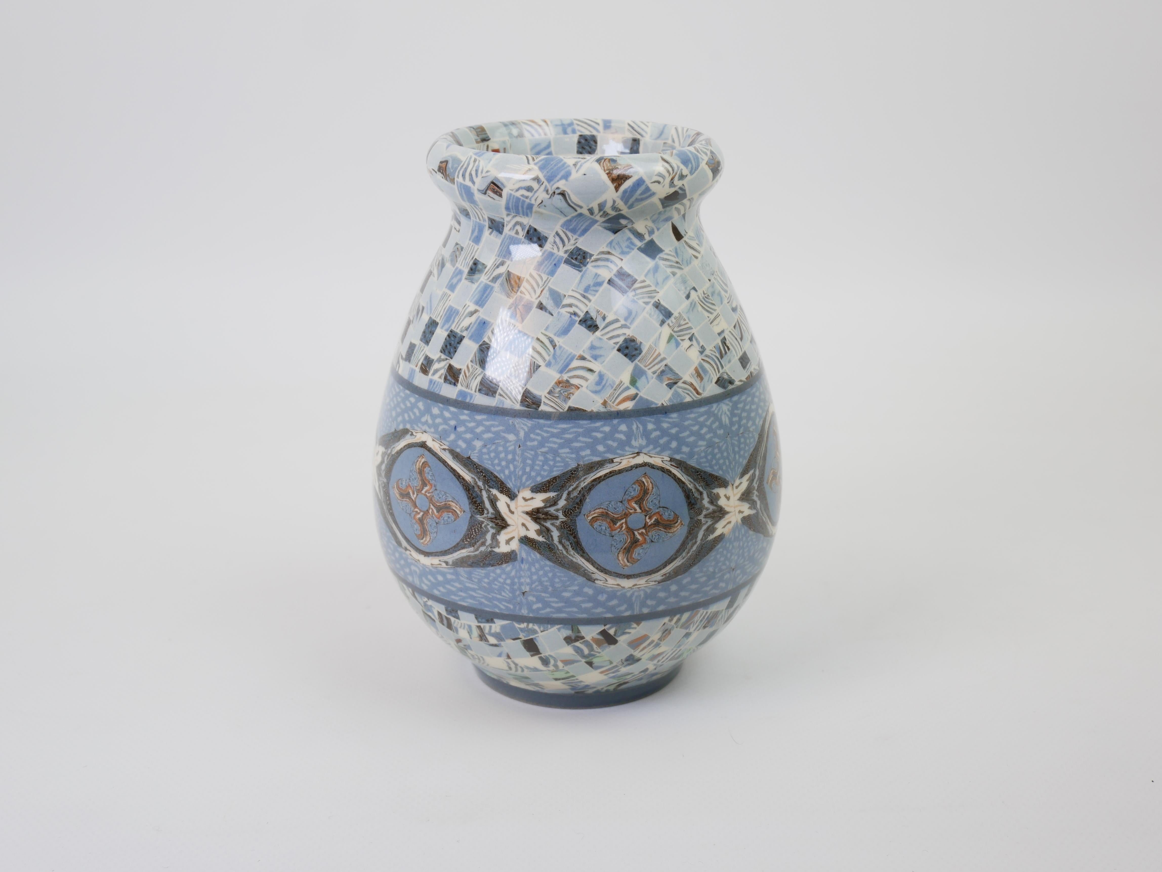 Encantador jarrón de cerámica azul bebé de Jean Gerbino Vallauris hacia 1940 mediados del siglo XX en venta