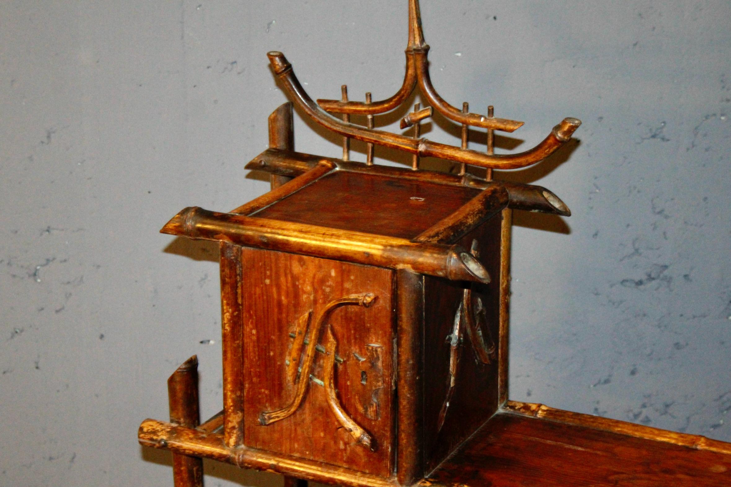 Charming bamboo desk In Good Condition For Sale In grand Lancy, CH